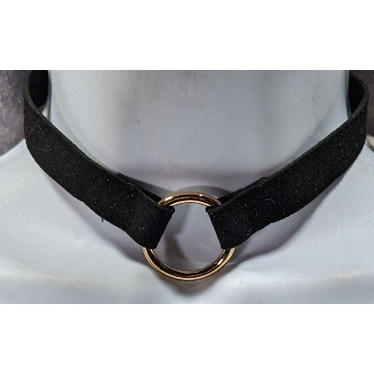 Other Gothic Faux Suede Gold Tone O Ring Choker Necklace Size ONE SIZE - 1 Thumbnail