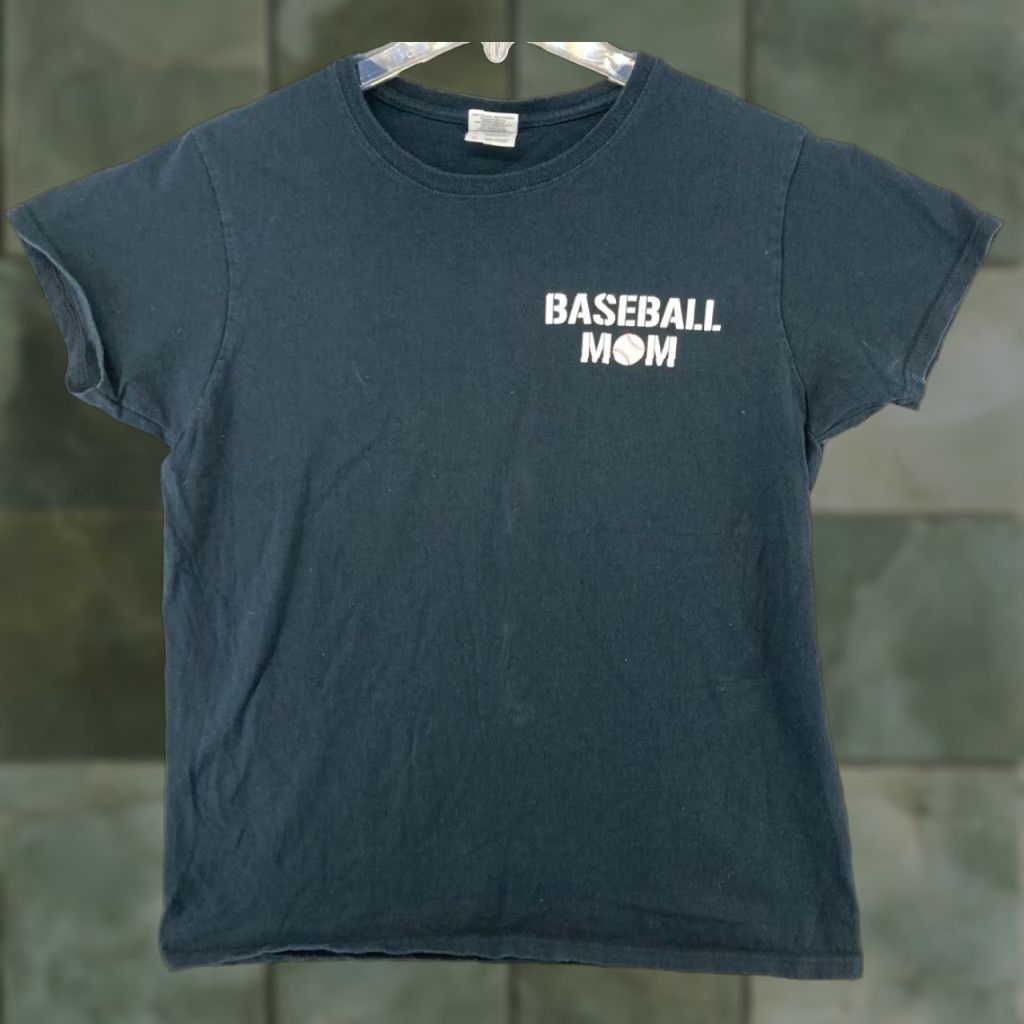 Gildan Gildan Baseball Mom Womens TShirt M Gray Shirt Adults Casual Short Sleeve Crew Neck Jersey Cotton Athletic Fit Mom Theme 90s? Size M / US 6-8 / IT 42-44 - 1 Thumbnail