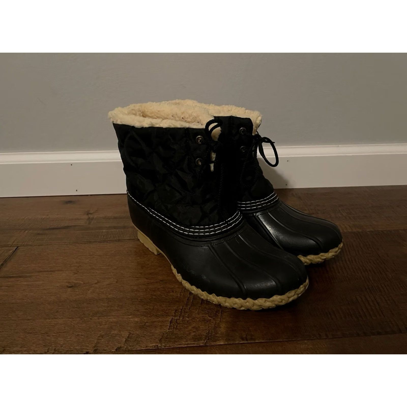 Vintage VINTAGE L.L. Bean Boots Made in Maine USA Black Shearling Lined Duck Women's 8M Boots Shoes Winter Rubber Lace Up Mid-Calf Womens Size US 8 / IT 38 - 3 Thumbnail