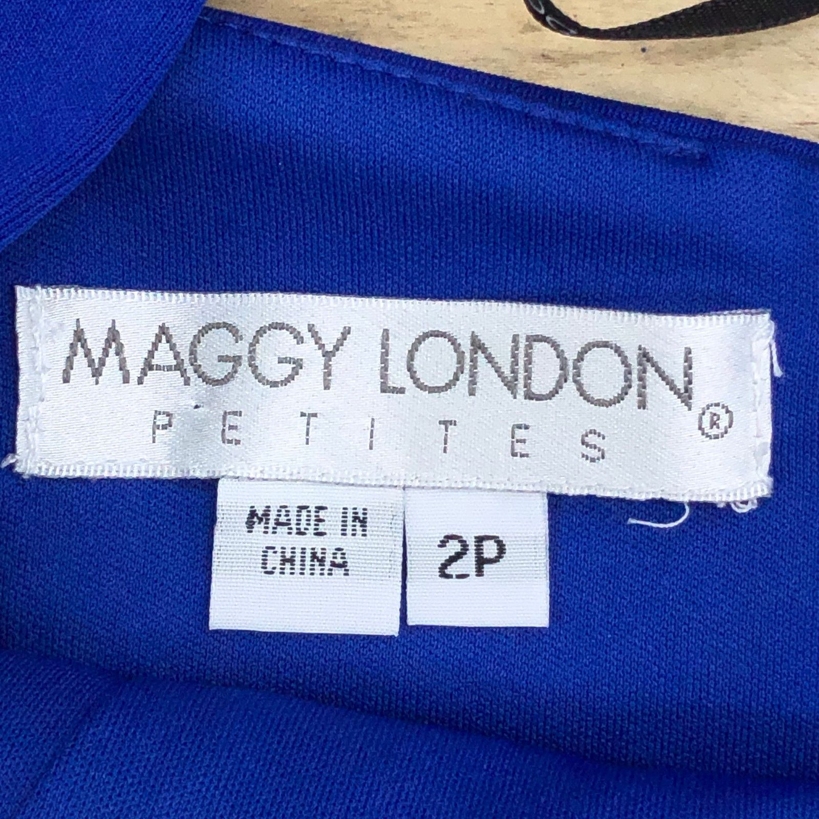 MAGGY LONDON Maggy London Size 2P Dress Open Back Scoop Neck Royal Blue Size XS / US 0-2 / IT 36-38 - 13 Thumbnail