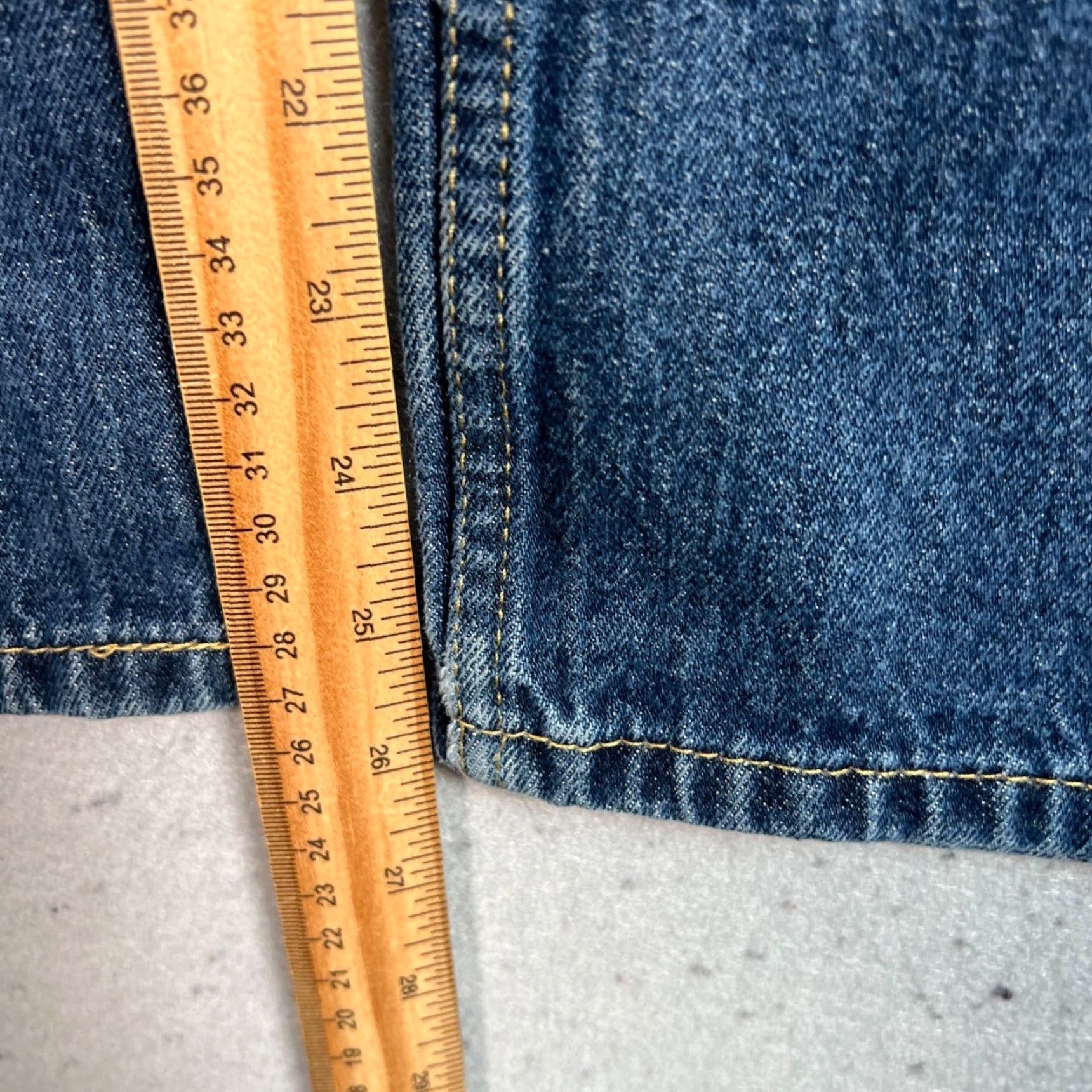Levi's VINTAGE Levis 505 Womens Size 16 Straight Denim Medium Wash Blue Jeans Size 38" / US 16 / IT 52 - 7 Thumbnail
