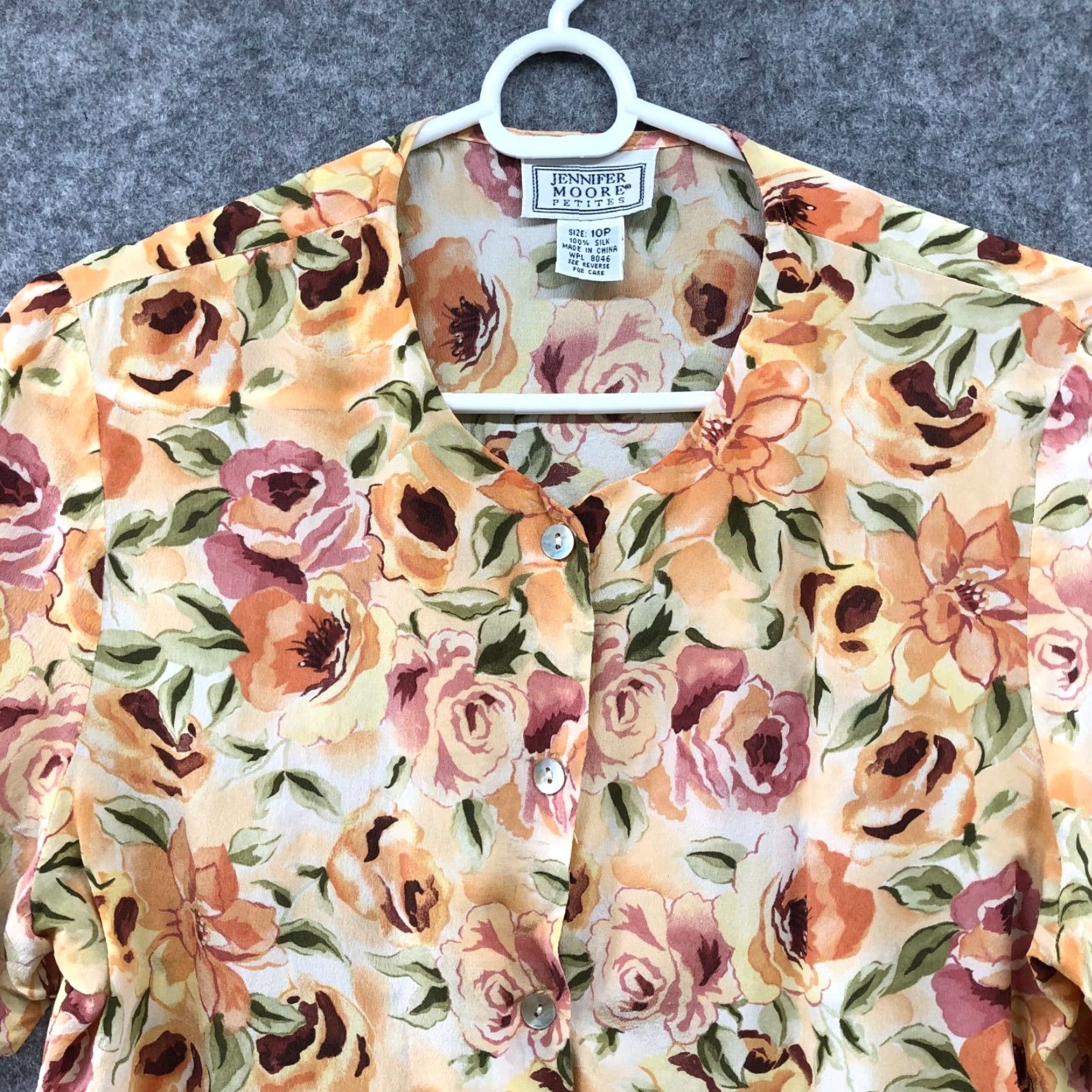 MooRER VINTAGE Jennifer Moore Blouse Shirt Womens 10P Peach Floral Silk Short Sleeve Button Front Female"} Size L / US 10 / IT 46 - 3 Thumbnail