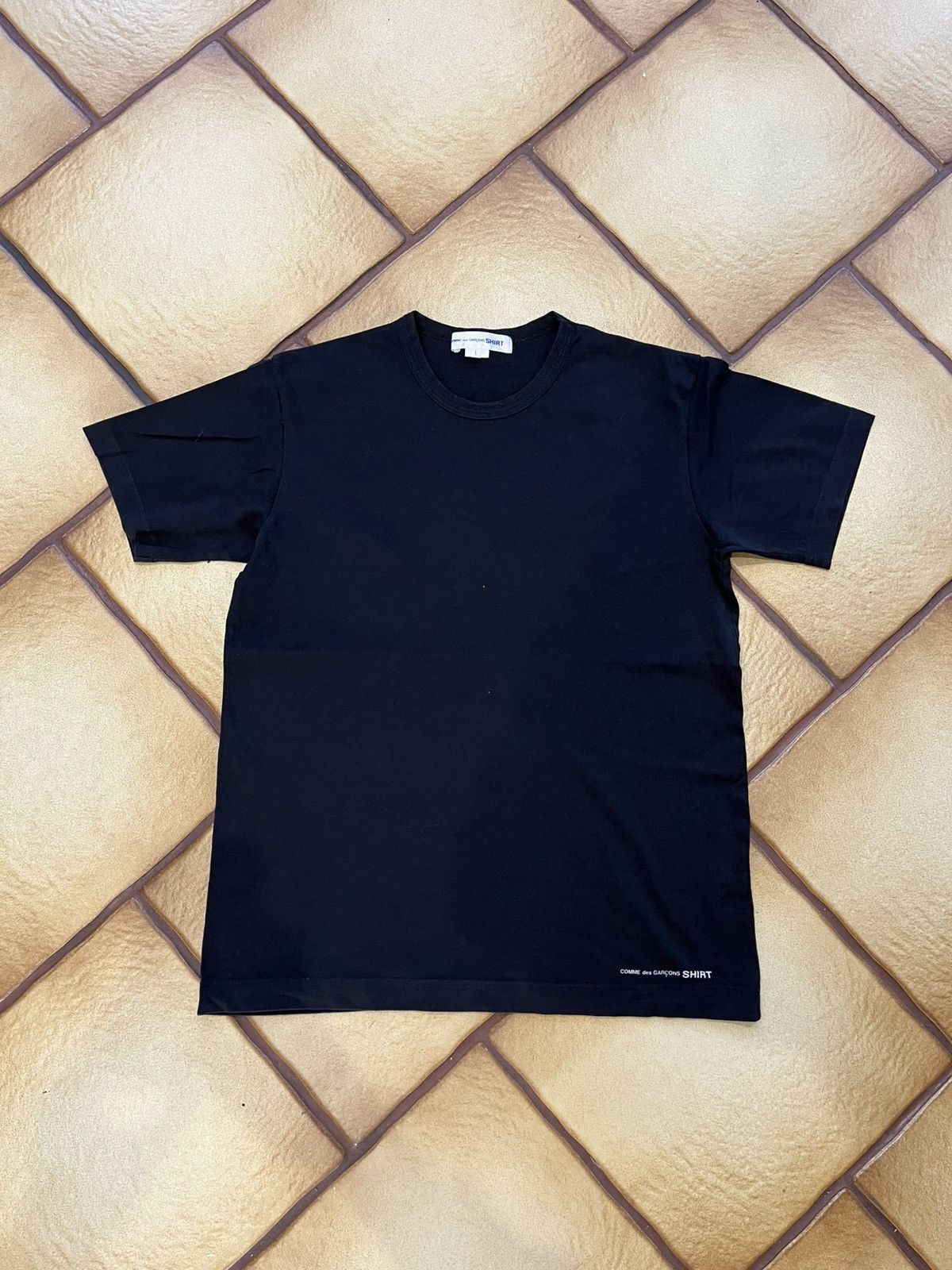 Comme des Garcons × Japanese Brand Comme des Garcons Shirt Logo Black T-Shirt Size US L / EU 52-54 / 3 - 1 Thumbnail