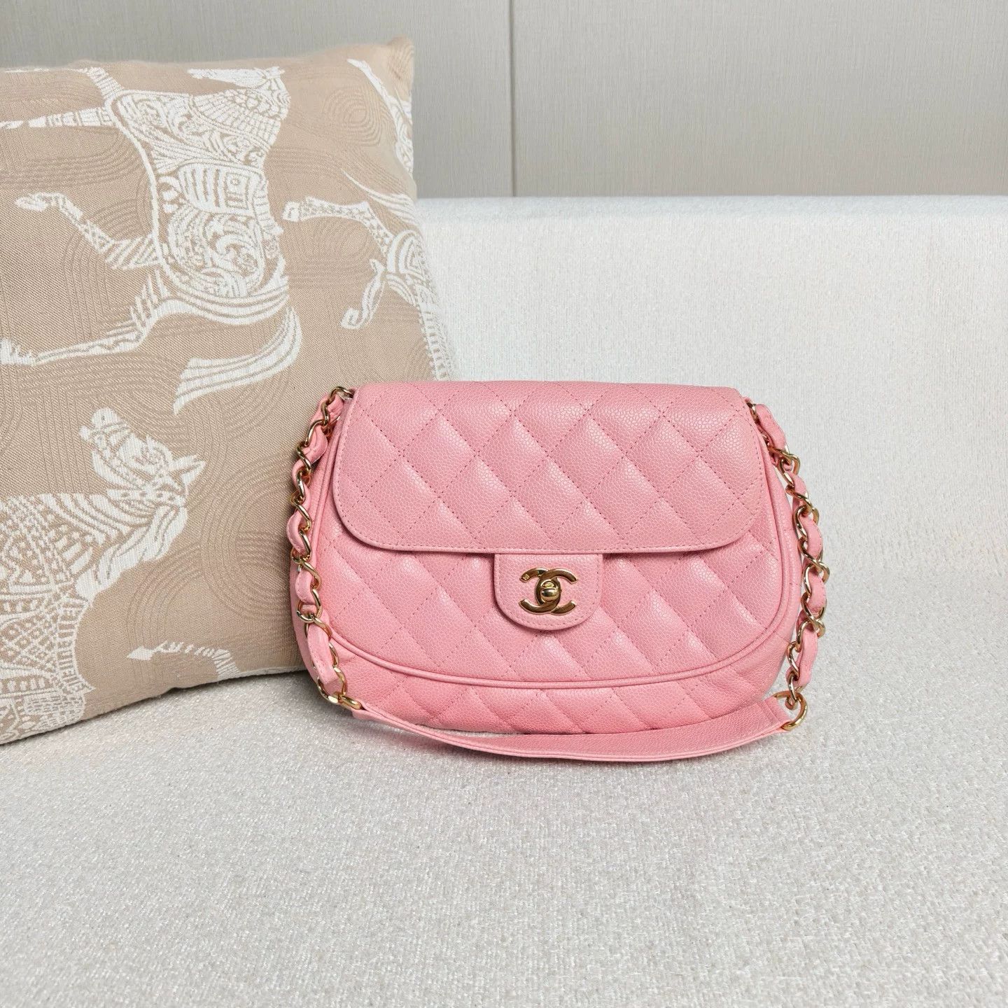 Chanel Pre-loved Bag Very good condition Size ONE SIZE - 1 Thumbnail