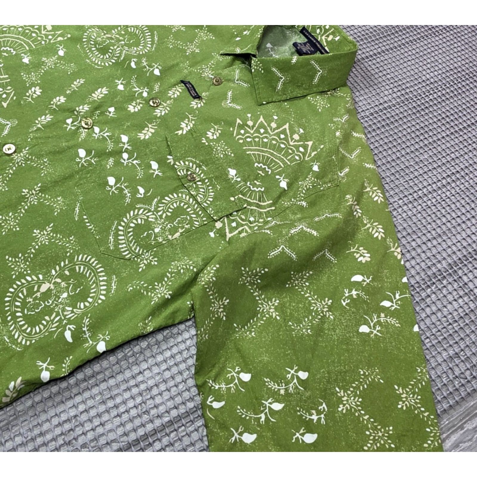 Vintage VINTAGE Marithe Francois Girbaud Button Up Shirt Men XL Tribal Green Short Sleeve Size US XL / EU 56 / 4 - 6 Thumbnail