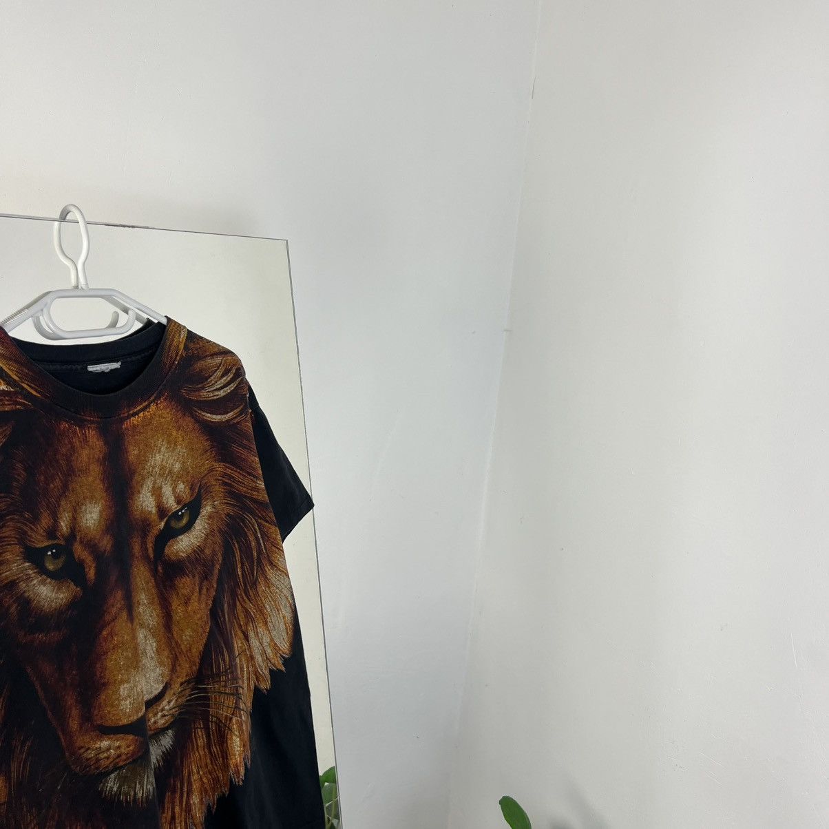Vintage Vintage 1996 Lion Allover Print Single Stitch T-Shirt Size US L / EU 52-54 / 3 - 2 Thumbnail