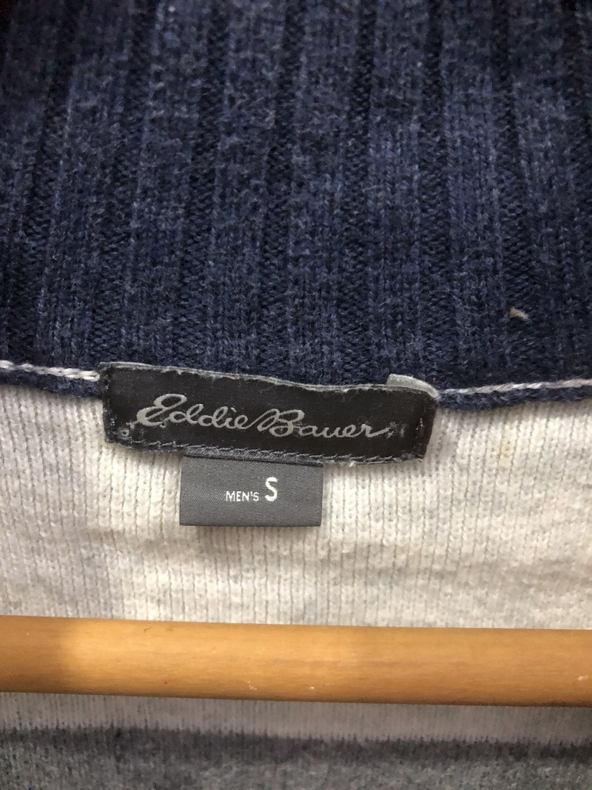 Eddie Bauer × Japanese Brand Vintage Eddie Bauer Striped distressed Sweatshirt Size US S / EU 44-46 / 1 - 9 Thumbnail