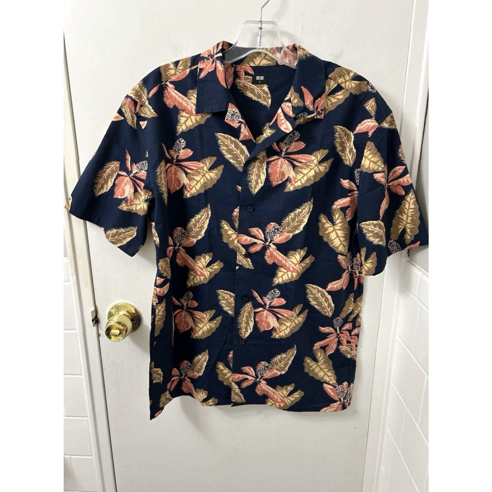 Uniqlo Uniqlo Floral Shirt Mens S Navy Blue Modal Hawaiian Button Down S/S 458354 Size US S / EU 44-46 / 1 - 2 Thumbnail