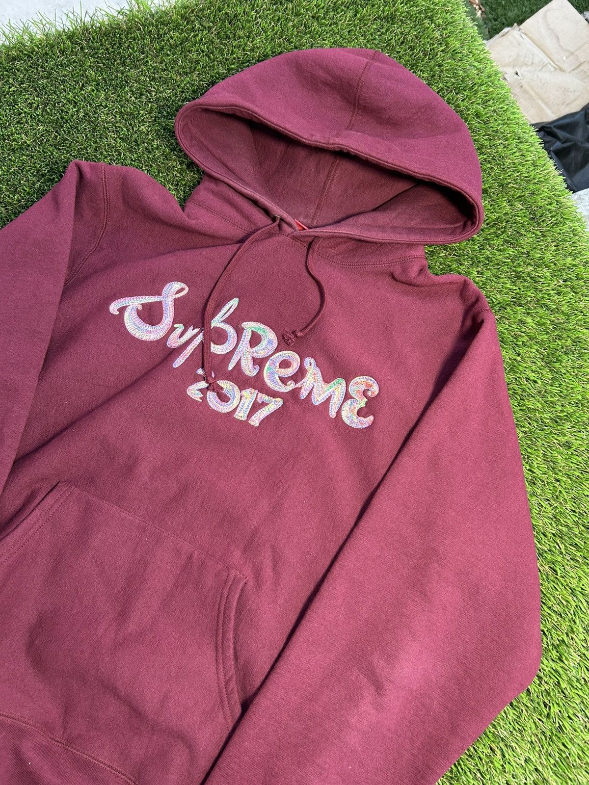 Supreme FW17 Embroidered Spellout 2017 Burgundy Red Hoodie