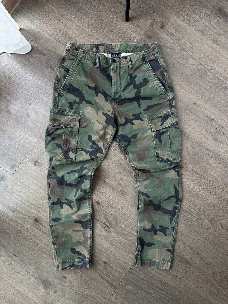 Gap × Japanese Brand × Vintage GAP Camo Cargo Trousers Men’s W31 L30 Vintage Military Style Size US 31 - 1 Thumbnail