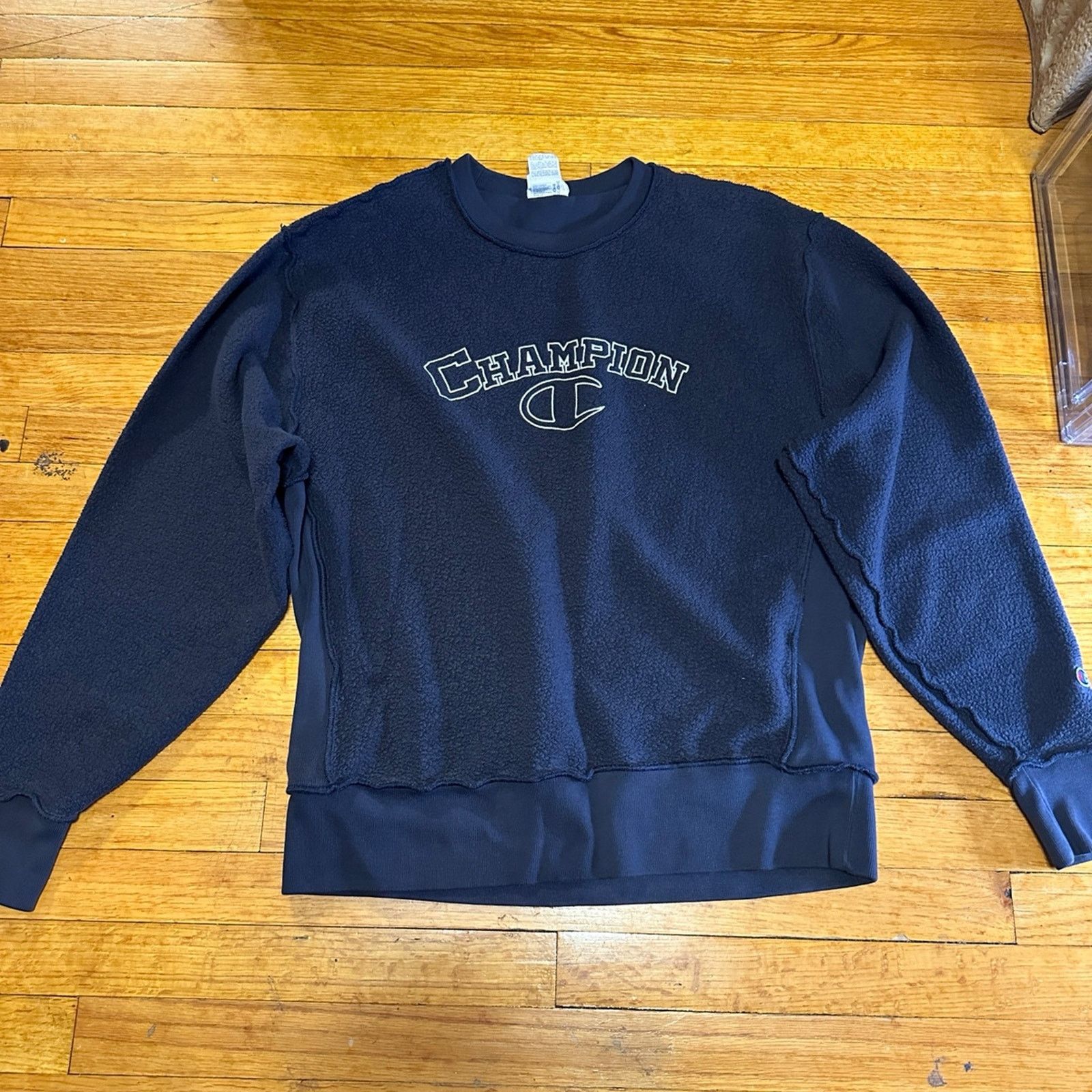 Champion Used Champion Reverse Weave Crew Neck Sweater – Navy Size US L / EU 52-54 / 3 - 1 Thumbnail