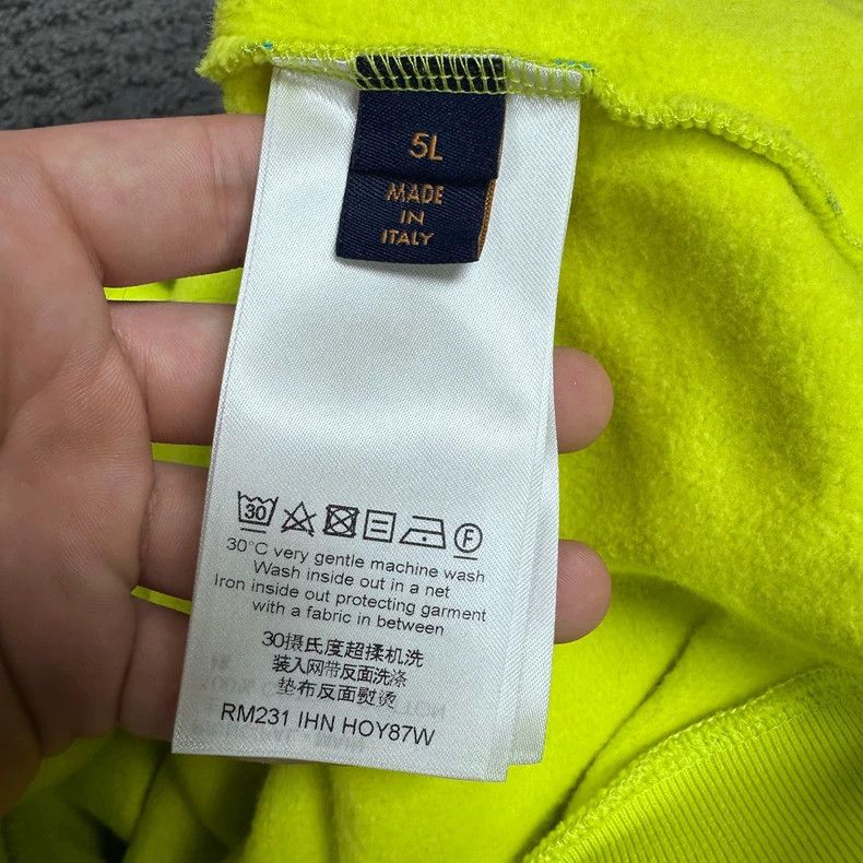 Louis Vuitton Louis Vuitton size 5l Fluorescent yellow graffiti-covered L Size US M / EU 48-50 / 2 - 4 Thumbnail