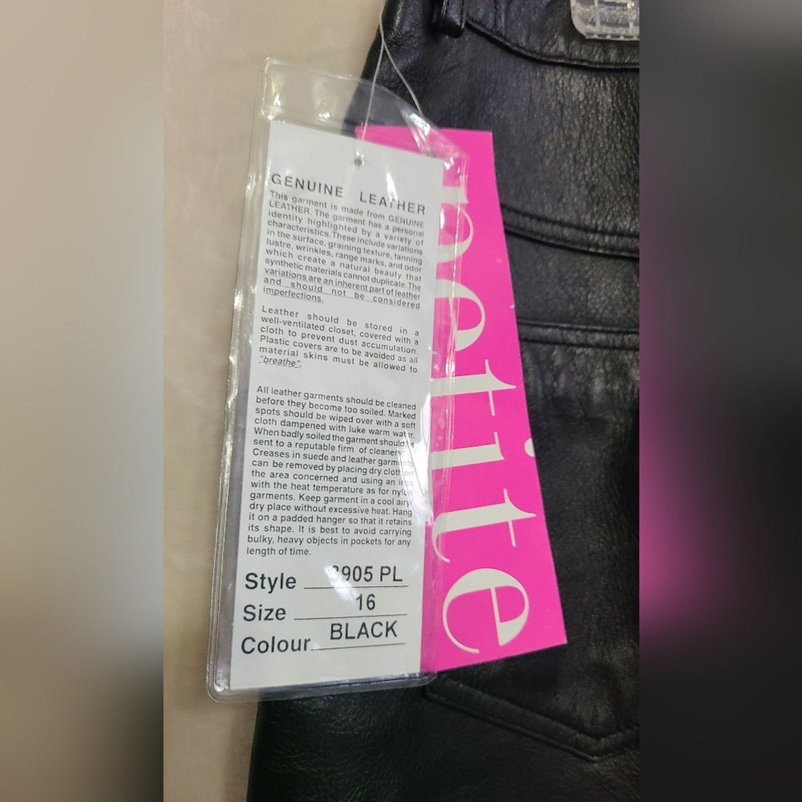 Harve Benard Vintage Harve Benard Women's Black Leather Pants Size 16P Size 38" / US 16 / IT 52 - 4 Thumbnail