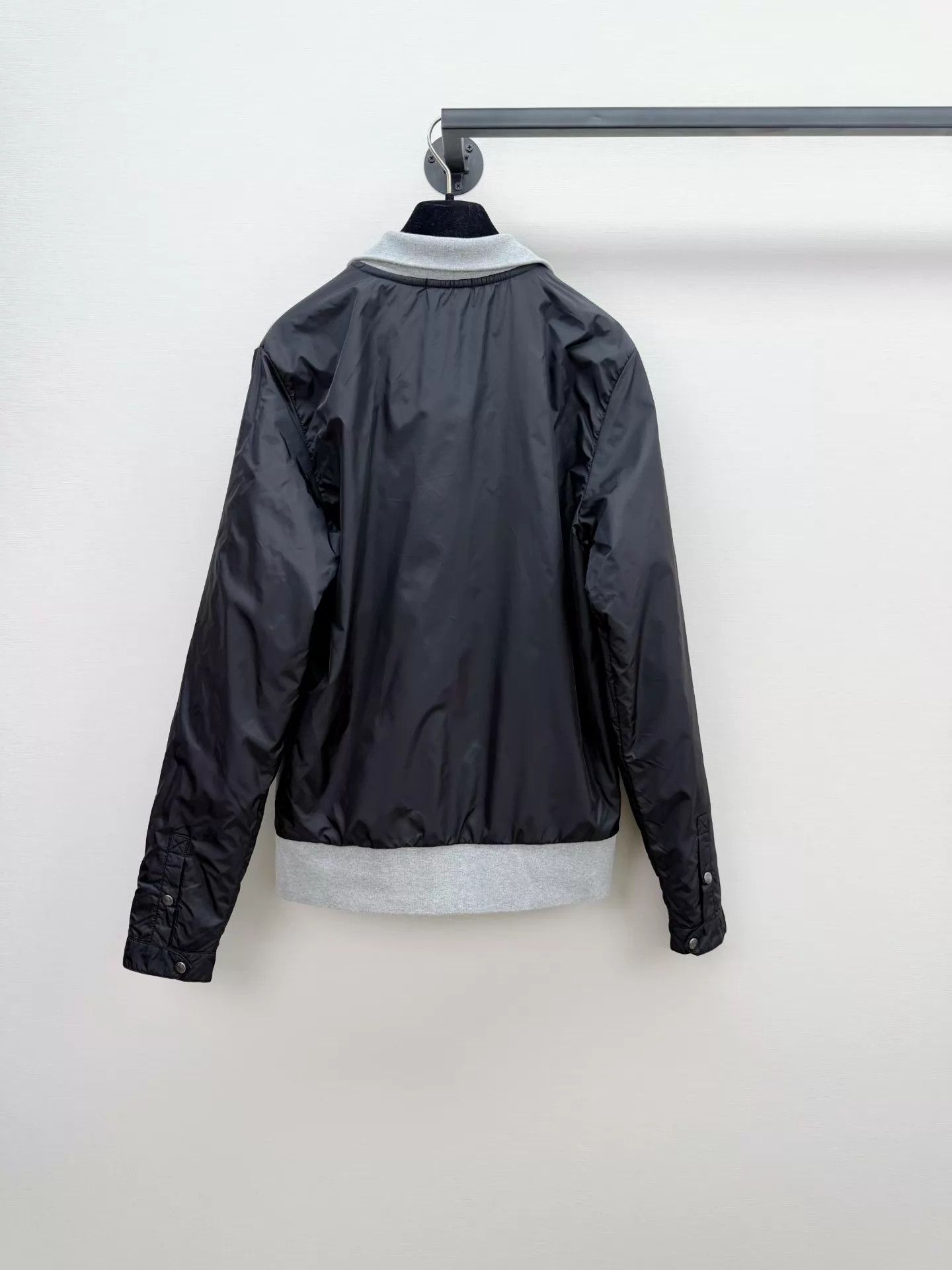 Moncler Moncler colorblocked jacket S worn zipper flaw Size S / US 4 / IT 40 - 7 Thumbnail
