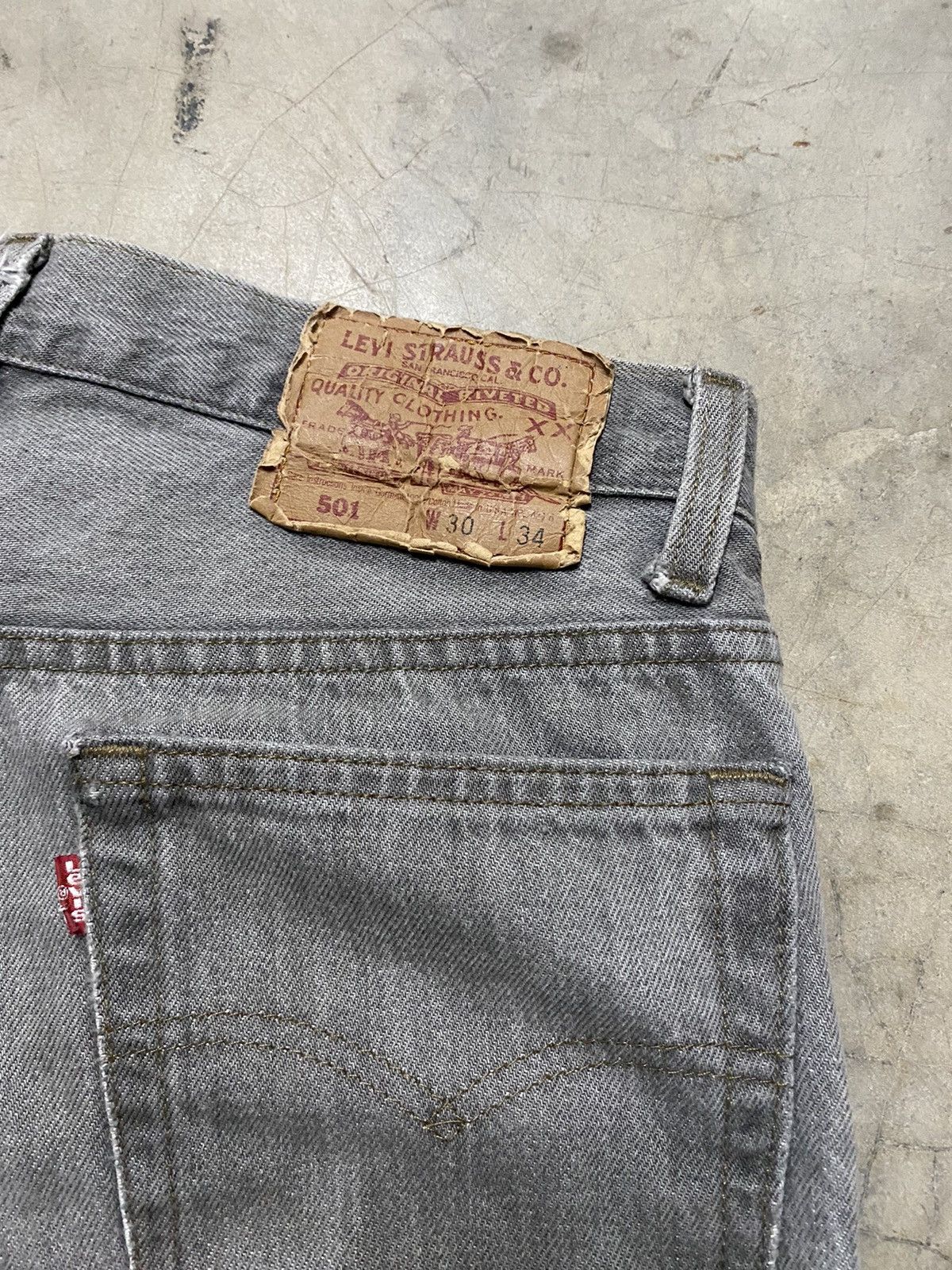 Levi's × Vintage Vintage Levi’s 501 Grey Fade Black Size US 30 / EU 46 - 5 Thumbnail