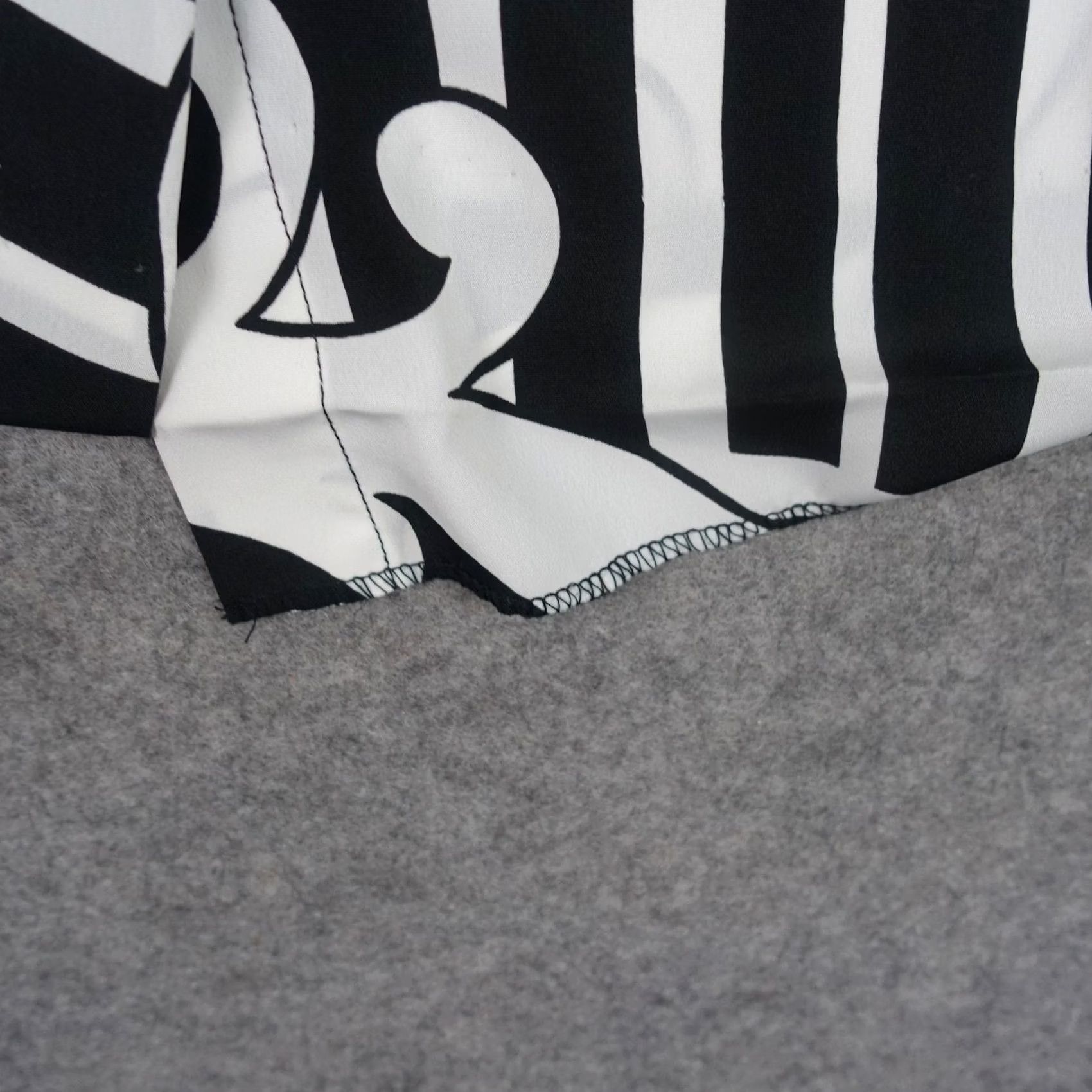 Vintage VINTAGE Brownstone Studio Blouse Womens 12 Black White Abstract Scroll 80s Shirt Womens Size 12 Size XL / US 12-14 / IT 48-50 - 6 Thumbnail