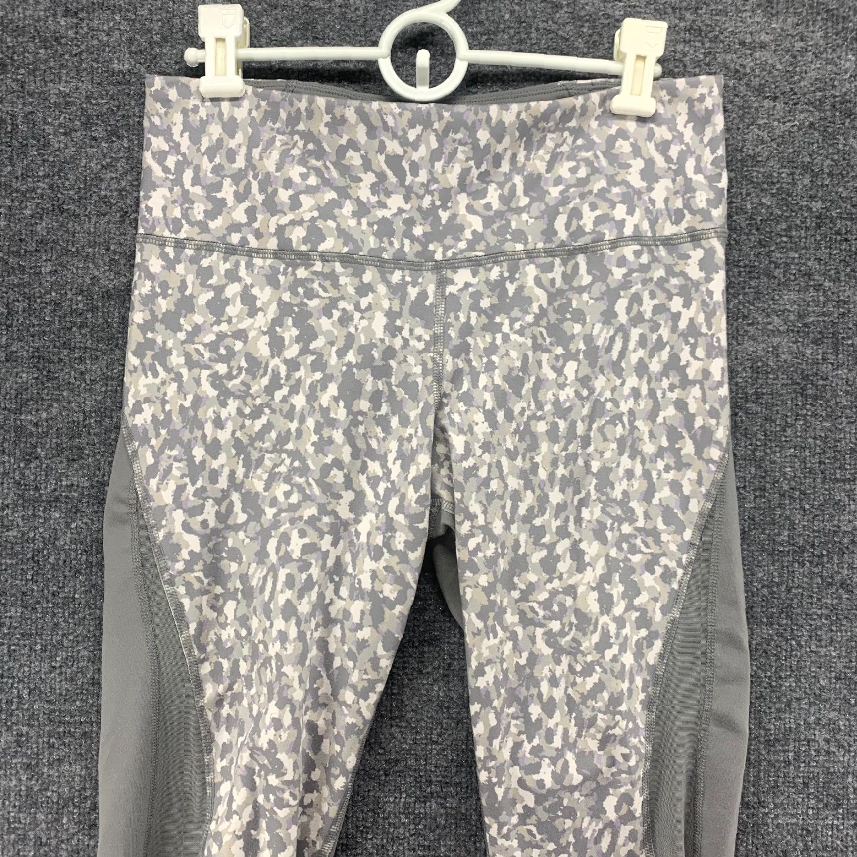 Old Navy Old Navy Leggings Womens Large L Gray Active Elevate Go Dry Stretch Leopard 29 Size 36" / US 14 / IT 50 - 3 Thumbnail