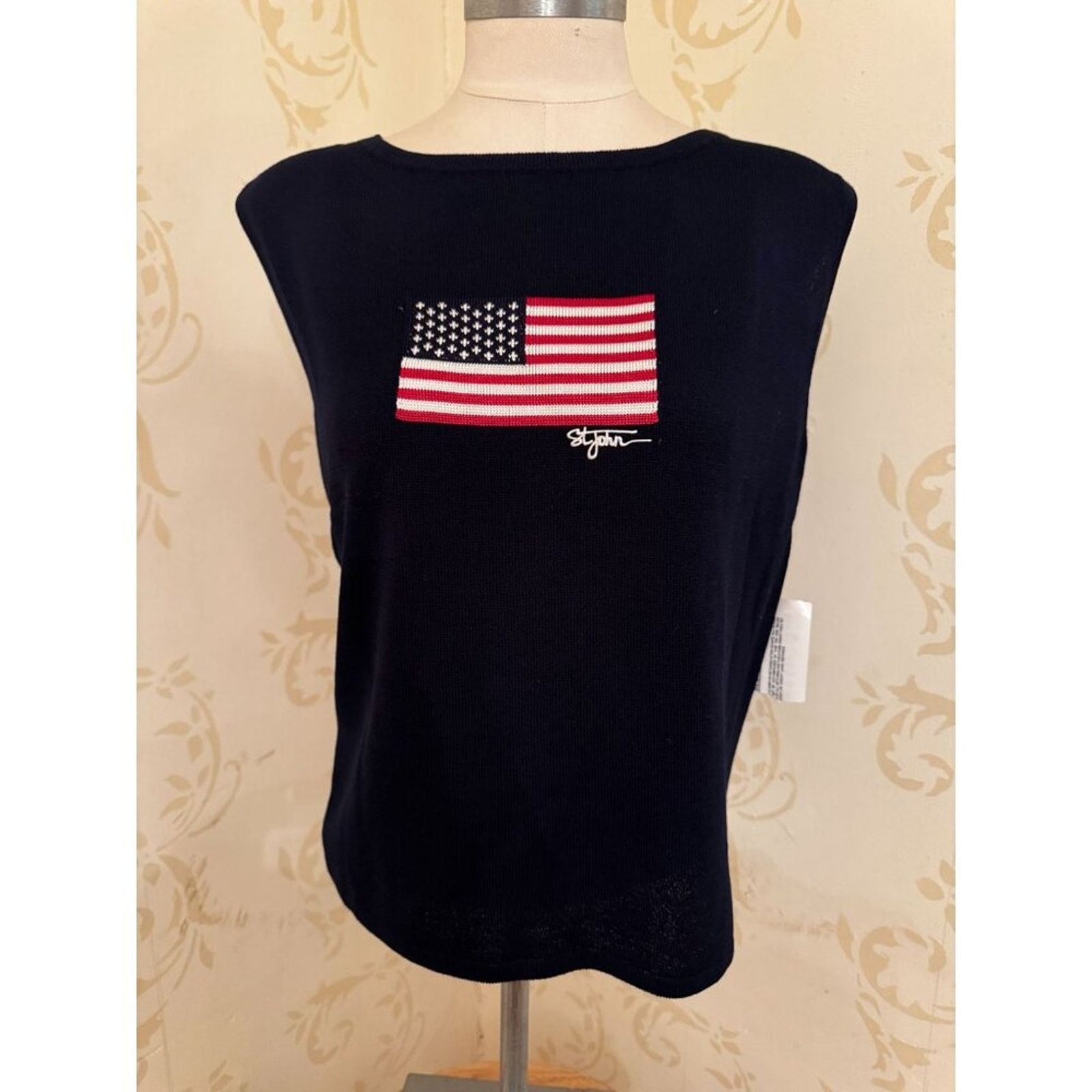 St. John Ladies XL St. John Sport US Flag Blue Sweater Tank Size XL / US 12-14 / IT 48-50 - 1 Thumbnail
