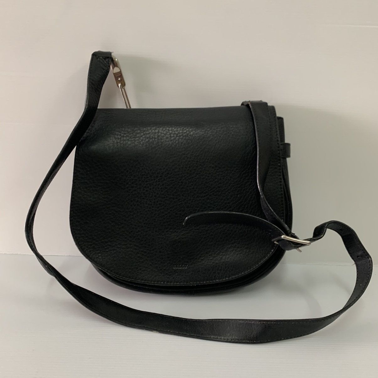 🔥‼️FAST SALE‼️🔥Authentic Bally Leather Slingbag