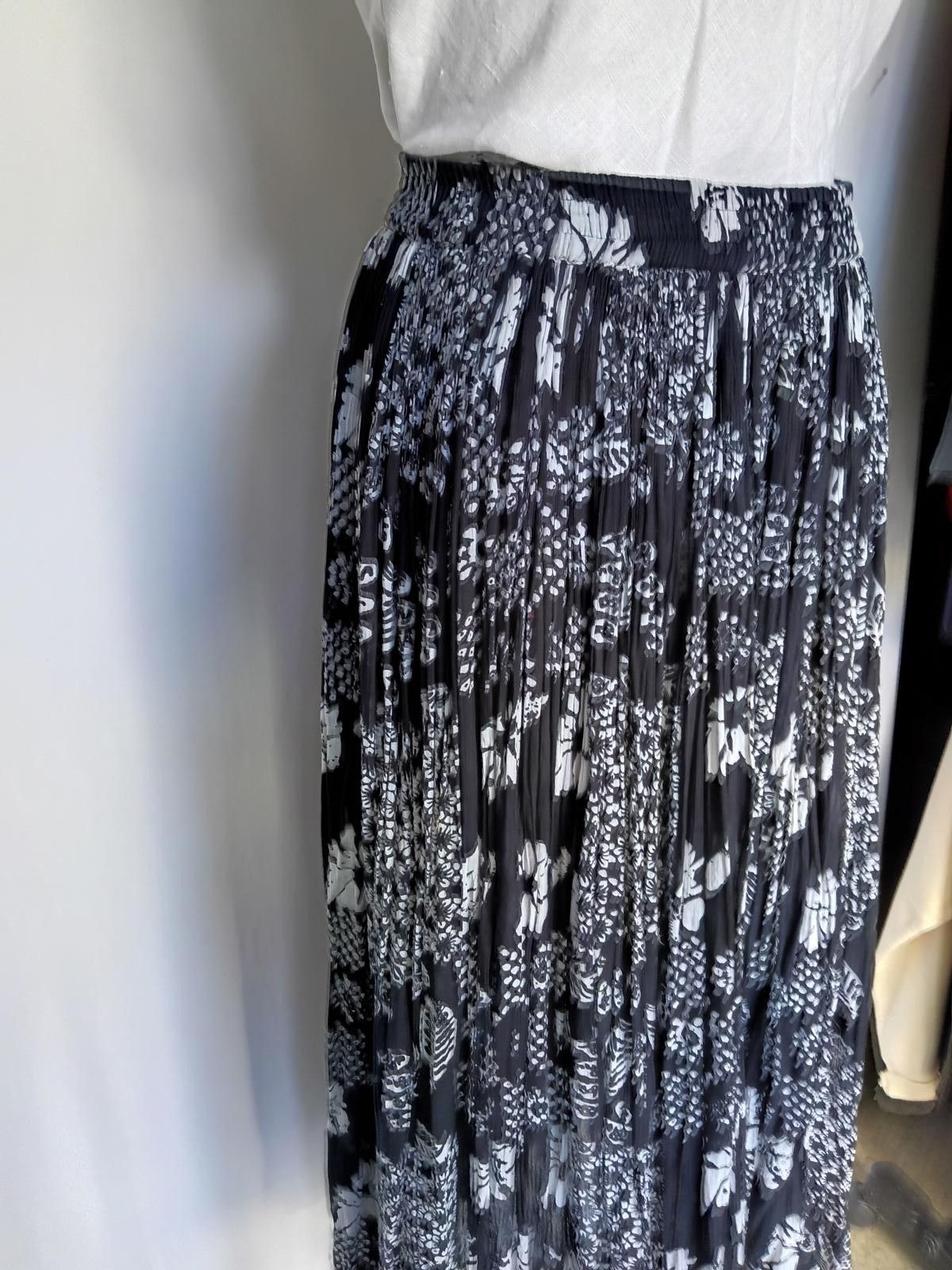 Designer Amanda Smith Floral Pleated Maxi Skirt Size 32" / US 10 / IT 46 - 2 Thumbnail