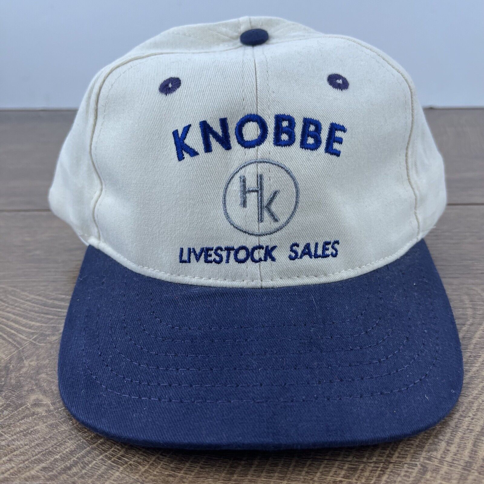 Other Knobbe Livestock Sales Hat HK White Cap Hat Adjustable Hat W Size ONE SIZE - 3 Thumbnail