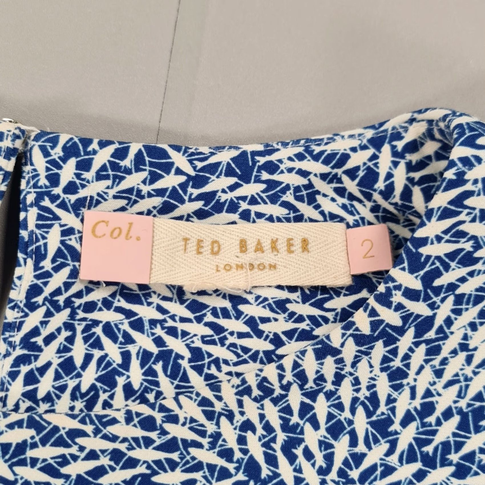 Ted Baker VINTAGE TED BAKER Dress Blue Short Womens Small Fish Print Casual Size 28" / US 6 / IT 42 - 3 Thumbnail