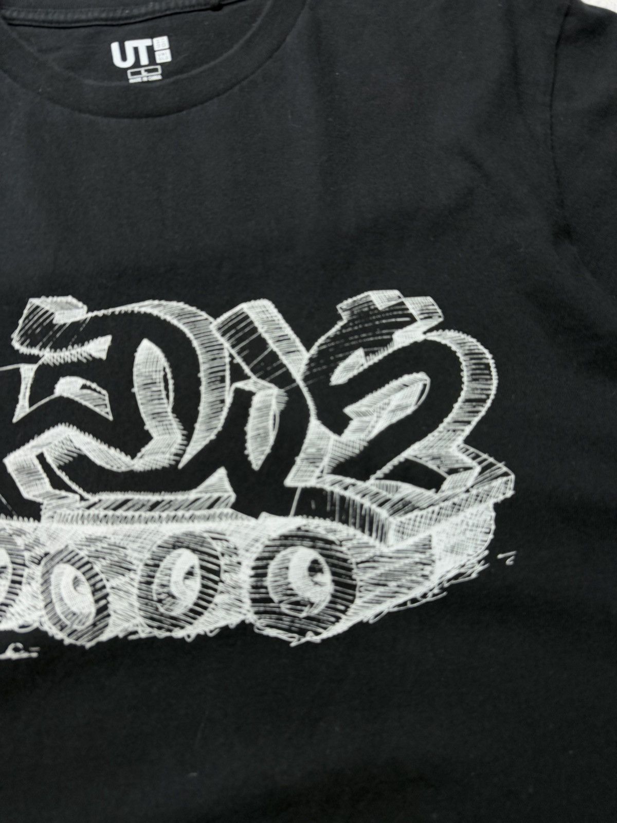 Japanese Brand Uniqlo x kaws grafitti spellout T shirt USA Size US L / EU 52-54 / 3 - 6 Thumbnail