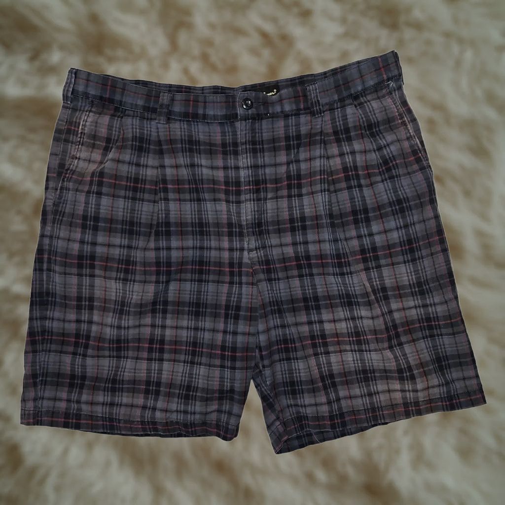 Eddie Bauer Eddie Bauer Chino Shorts Men's 40 Gray Plaid Pleated Slash Pockets Outdoors Size US 40 / EU 56 - 1 Thumbnail