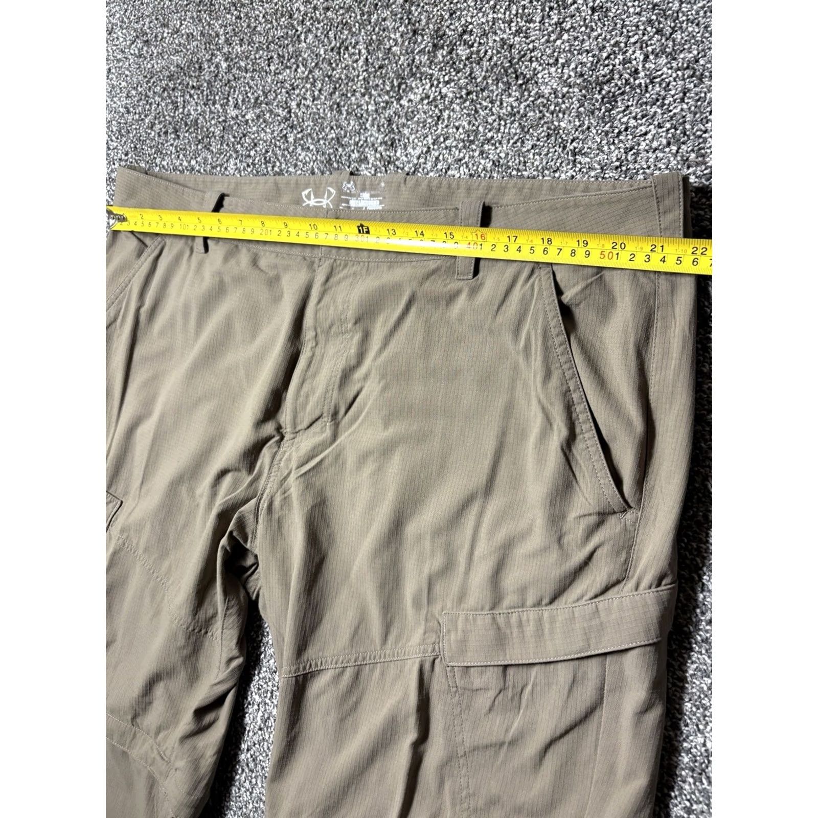 Under Armour Under Armour Ripstop Pants Mens 42x32 Beige Cargo Convertible Hooded? No. Size US 42 / EU 58 - 6 Thumbnail
