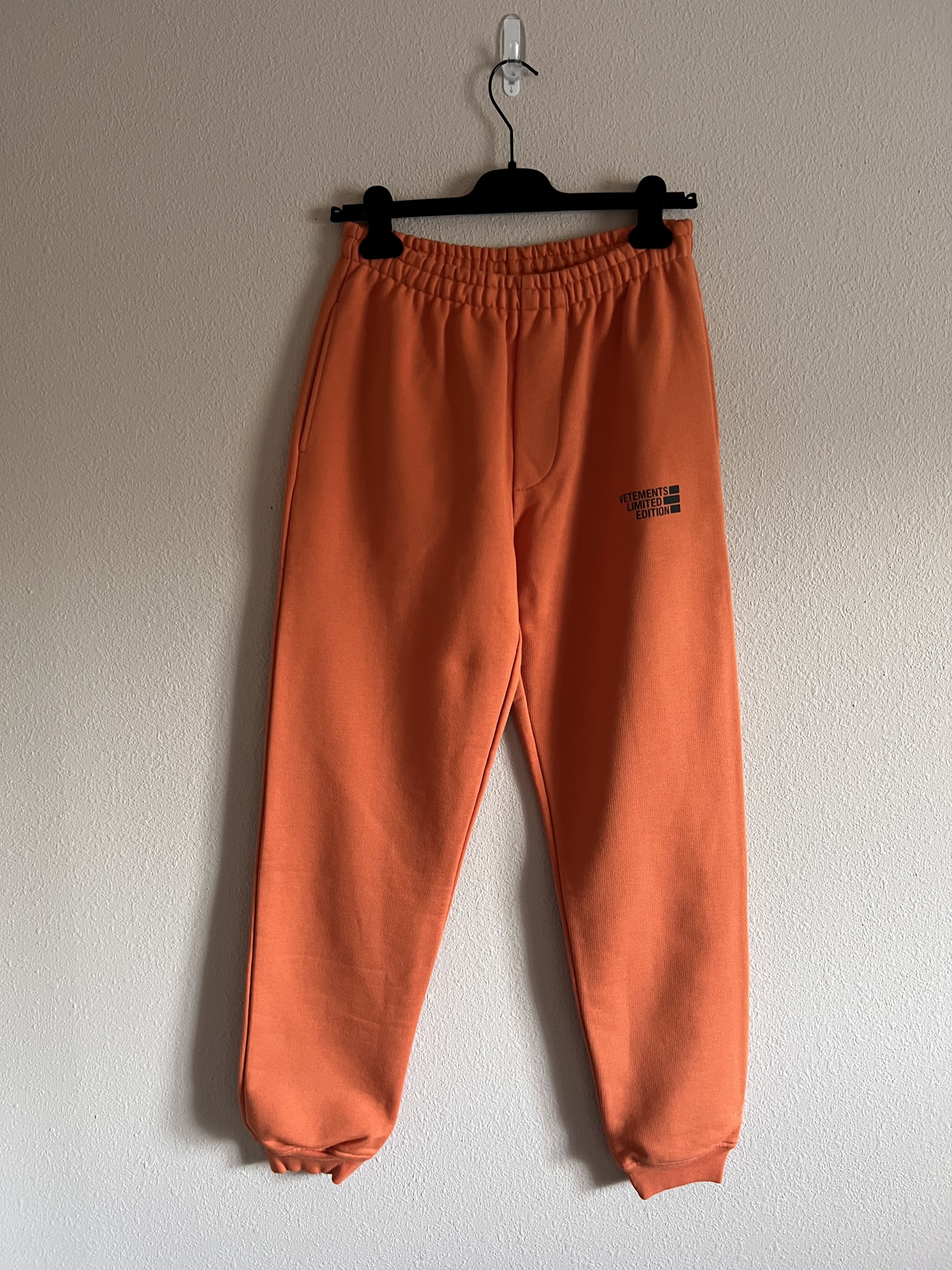 Vetements VETEMENTS Limited Edition Sweatpants in Orange Size US 29 - 2 Thumbnail