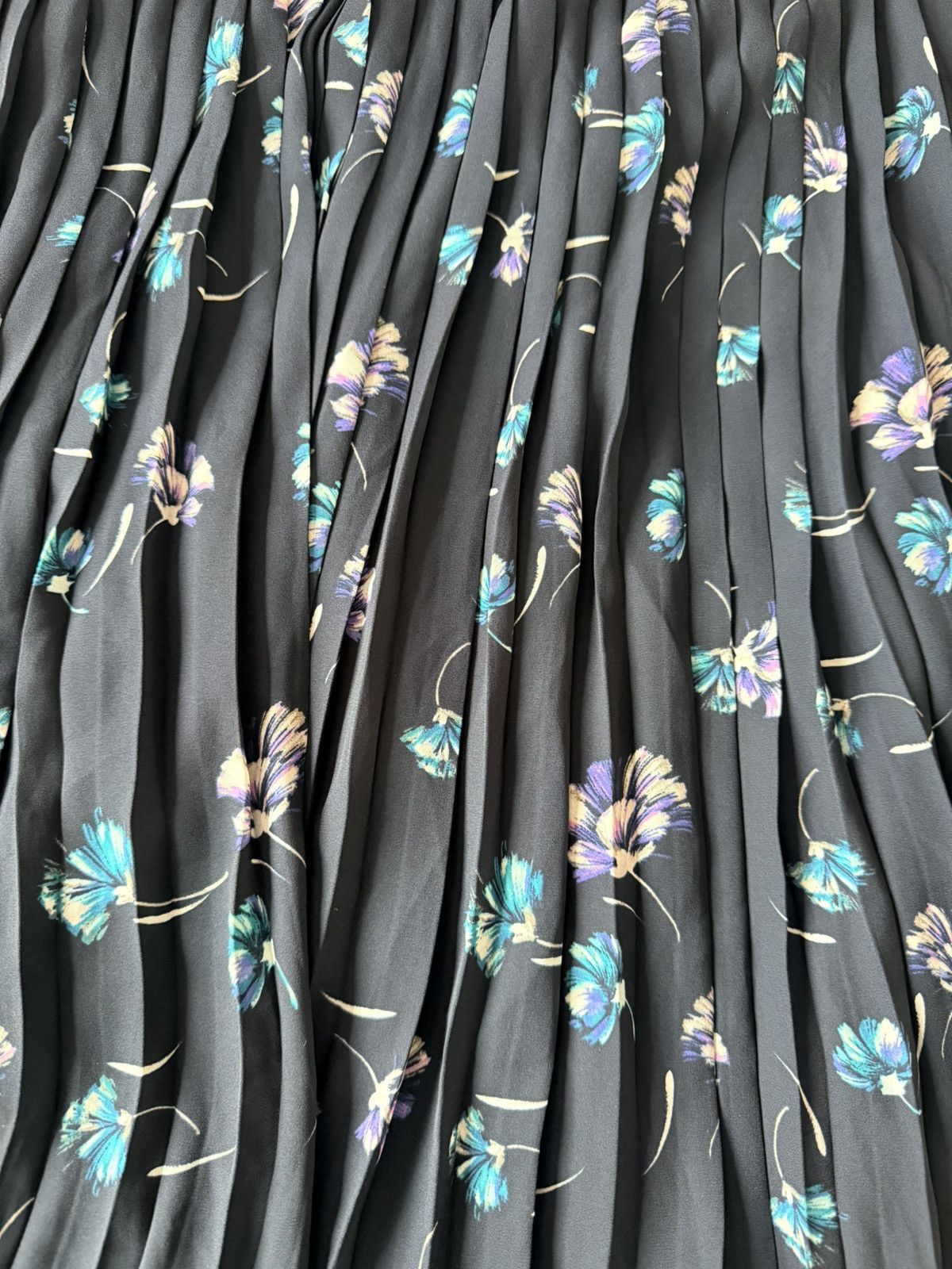 Banana Republic Banana Republic Floral Pleated Midi Skirt Sz S Black Blue Size 28" / US 6 / IT 42 - 3 Thumbnail