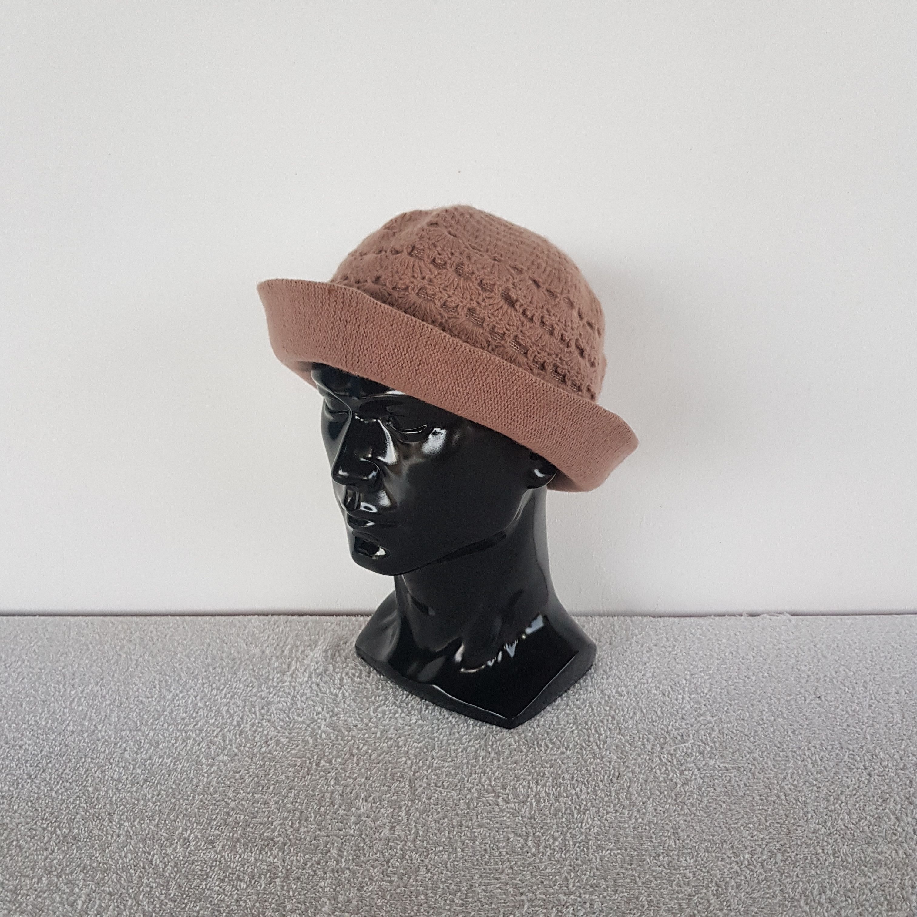Japanese Brand Vintage Rudolph Valentino Hats Crochet Beanie Snow Caps. Size ONE SIZE - 2 Thumbnail