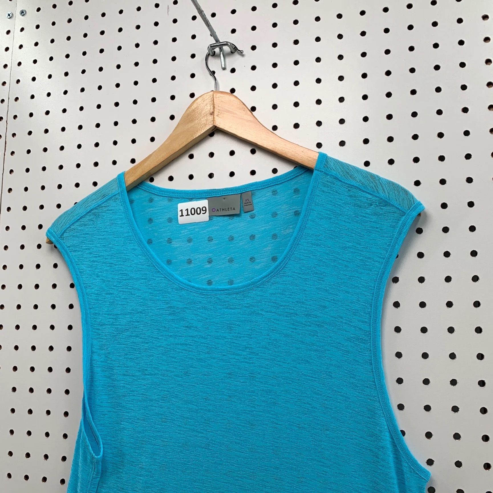 Athleta Athleta Women's Tank Top Blue Lightweight Semi-Sheer Sleeveless Size XS Shirt Adult Womens Athleisure Tank Top Size XS / US 0-2 / IT 36-38 - 7 Thumbnail