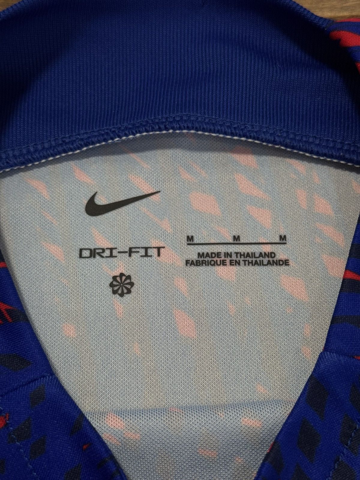 Nike Nike PSG Paris Saint-Germain FA22 Pre-Match Training Top Size US M / EU 48-50 / 2 - 7 Thumbnail