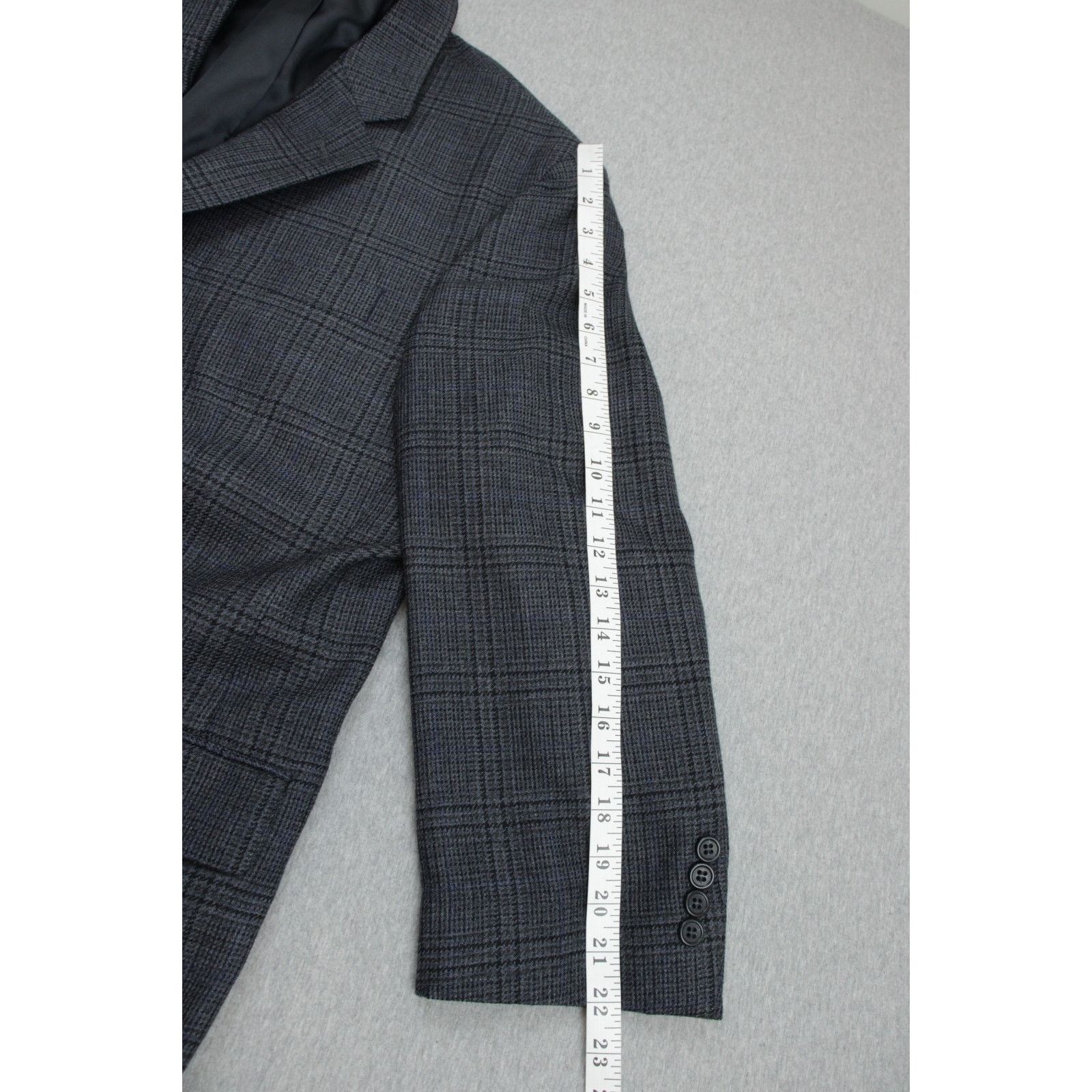 Jos. A. Bank Jos A Bank Blazer Mens 46R Gray Plaid 100% Wool Size 46R - 8 Thumbnail