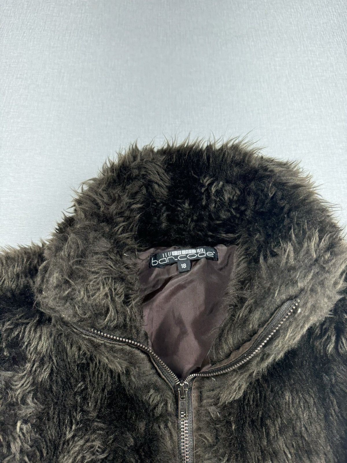 Vintage Vintage Bar Code Fur Vest Rare Jacket women’s size UK 18 Size XL / US 12-14 / IT 48-50 - 5 Thumbnail
