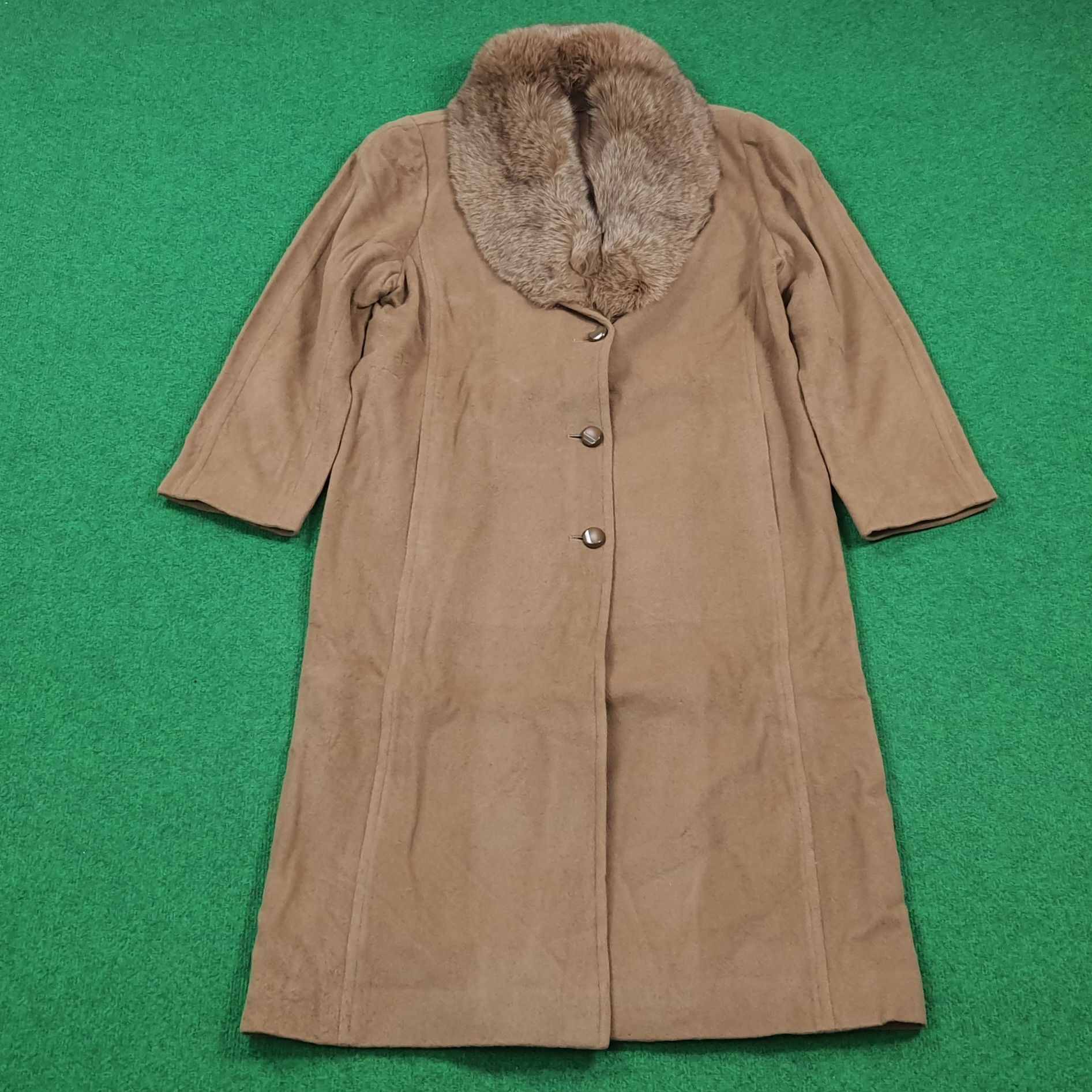 Vintage Tan Trench Coat by Dormeuil Paris Fauz Fur Collar C306N4 Size US L / EU 52-54 / 3 - 1 Thumbnail