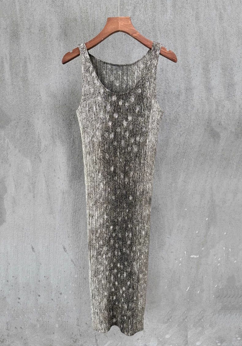 Issey Miyake Issey Miyake Bambi Deer pleated dress Size M / US 6-8 / IT 42-44 - 2 Thumbnail