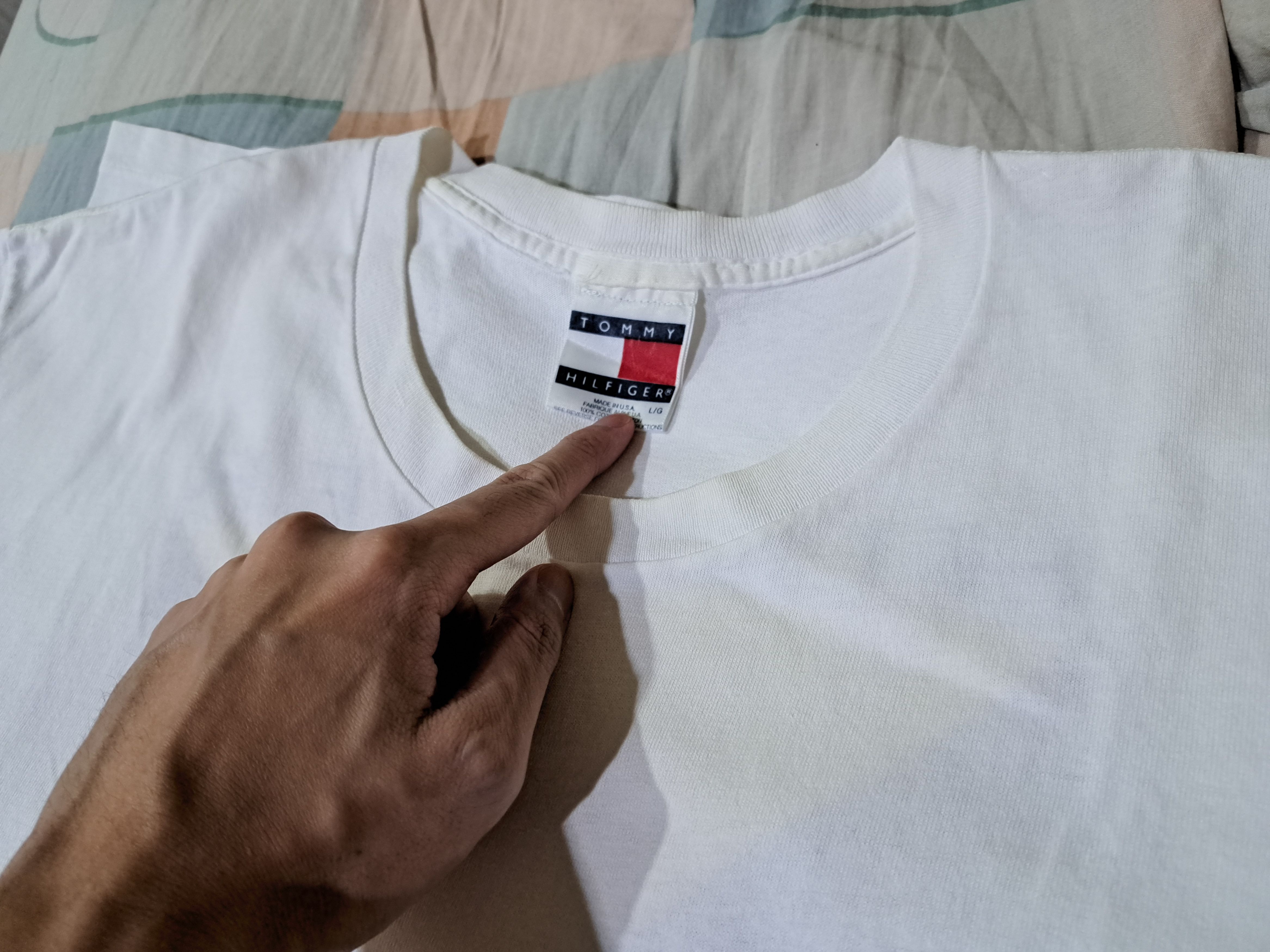 Tommy Hilfiger Vintage 90s Tommy Hilfiger Sailing Gear T-Shirt Size US L / EU 52-54 / 3 - 7 Thumbnail