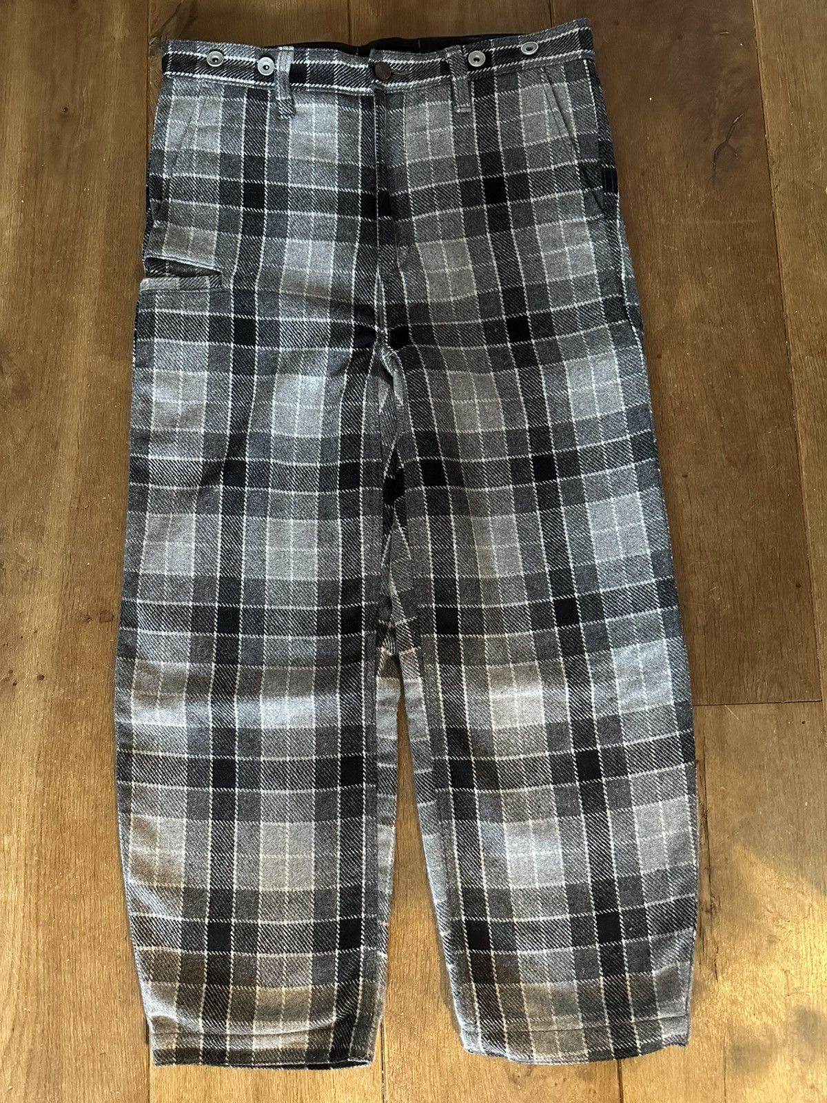 Maison MIHARA YASUHIRO Maison Mihara Yasuhiro Grey Plaid Wool Trousers - Size 46 Size US 30 / EU 46 - 1 Thumbnail