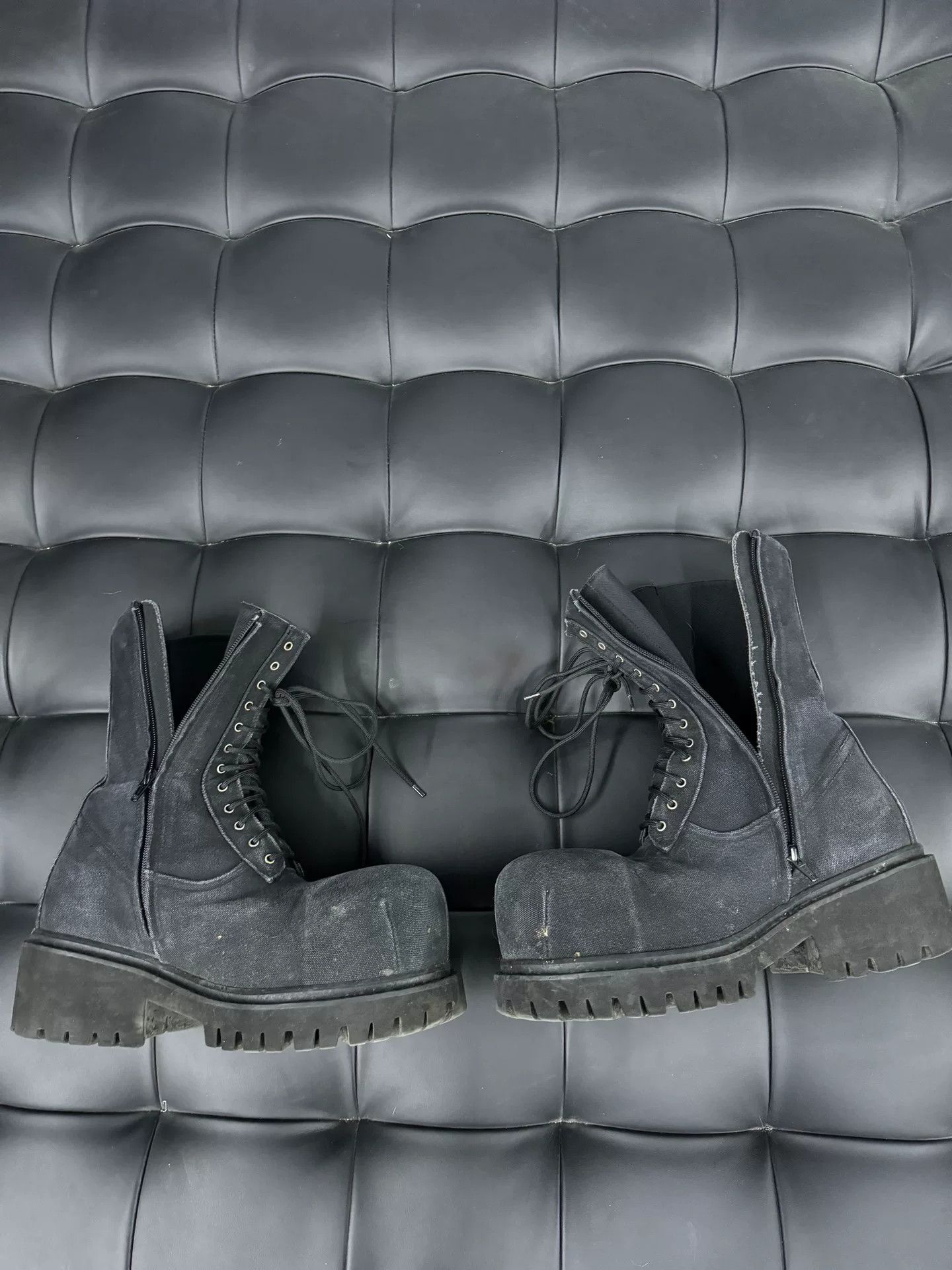 Balenciaga Balenciaga Winter Stomper Canvas Boots Size US 9 / EU 42 - 1 Thumbnail