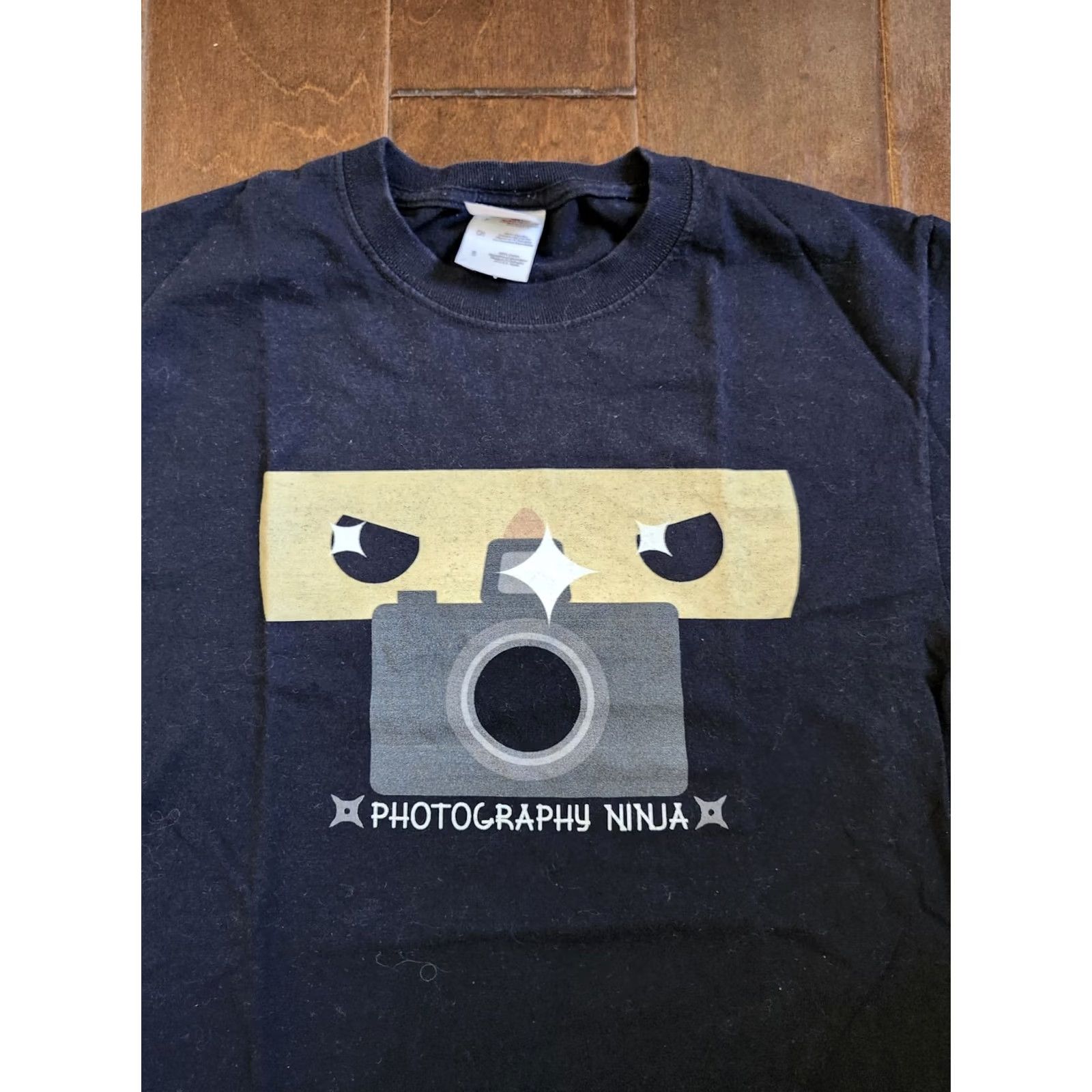 Vintage Cute Photography Ninja T-Shirt Men S Black Short Sleeve Crew Neck Funny Camera Cotton Solid 90s? Size US S / EU 44-46 / 1 - 3 Thumbnail