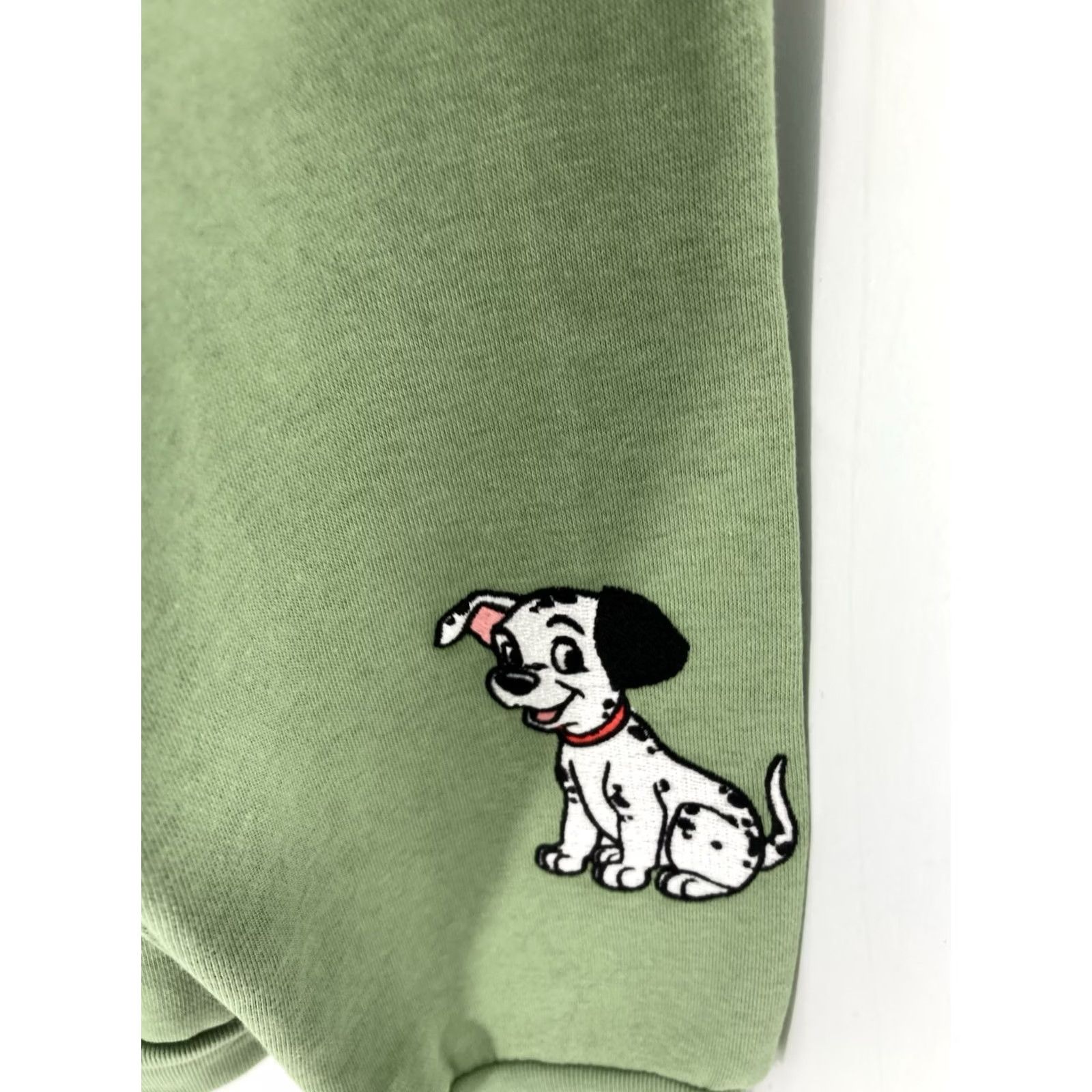Disney Disney 101 Dalmatians Sweatshirt Women XS Green London England Pullover NWT Shirt Size XS / US 0-2 / IT 36-38 - 4 Thumbnail