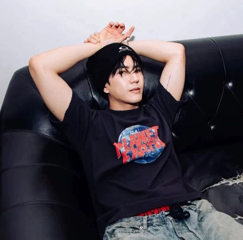 Balenciaga Balenciaga Black Wash Destroy the Earth Short Sleeve Size US XL / EU 56 / 4 - 8 Thumbnail