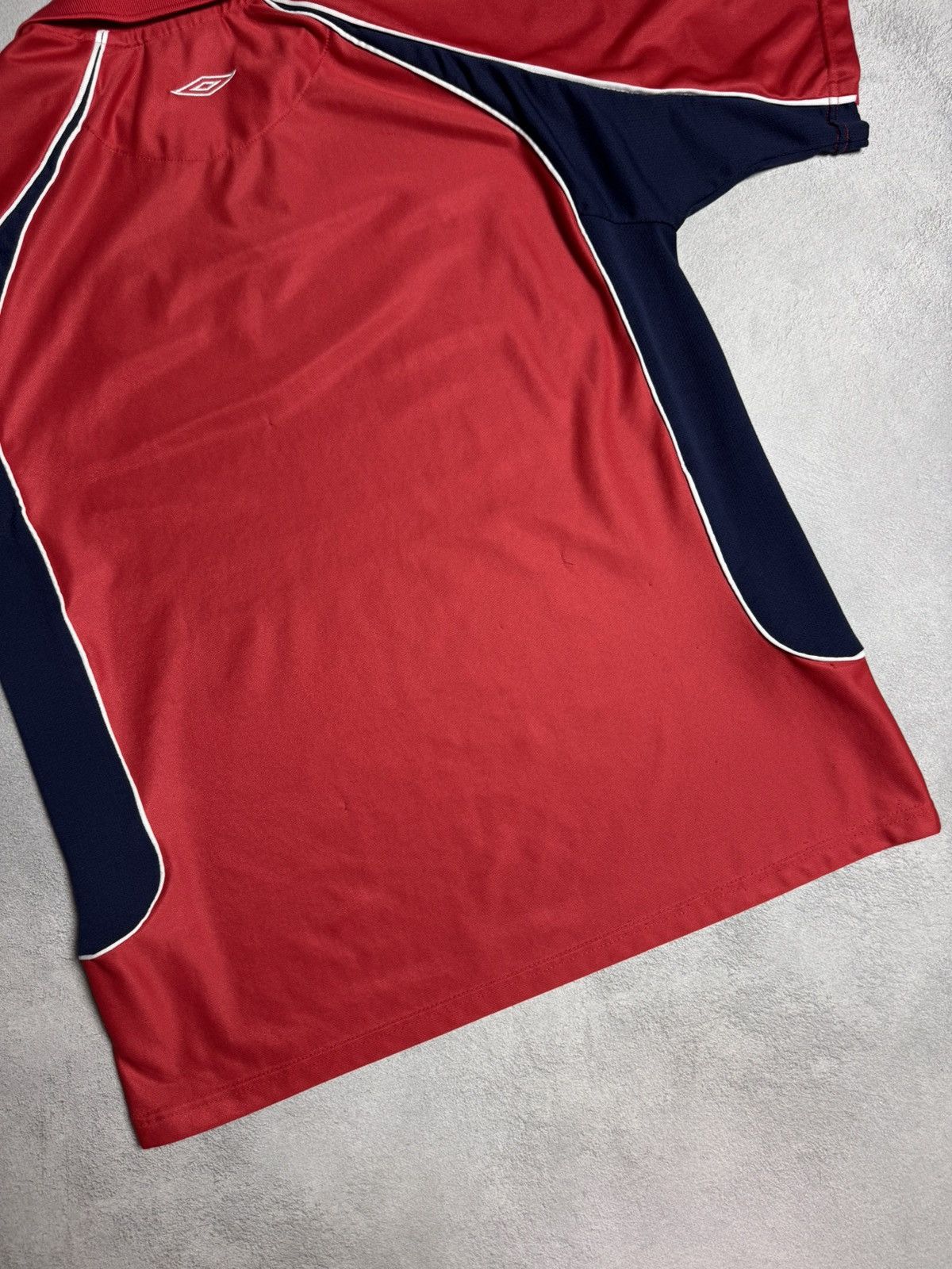 Umbro England 2000 2001 Training Shirt Soccer Jersey Umbro Vintage Size US L / EU 52-54 / 3 - 8 Thumbnail