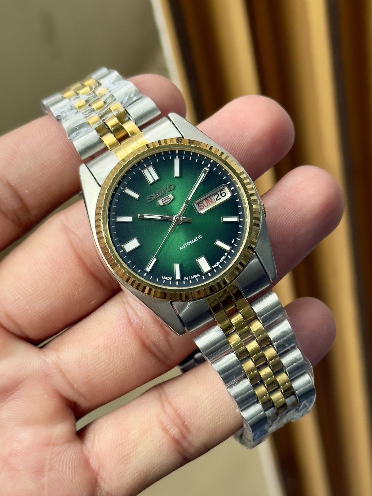 Vintage Seiko SNXJ NOS Automatic 7009 green Dial Men’s Wrist Watch Size 36 - 3 Thumbnail