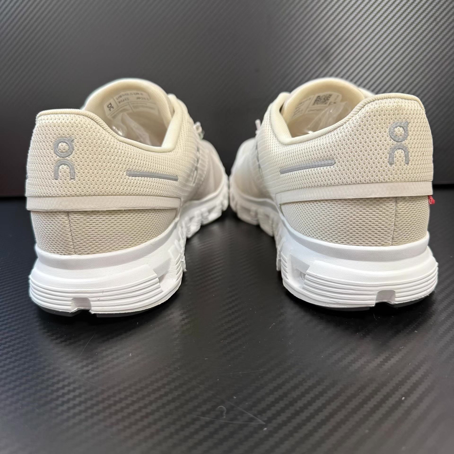 On On Cloud 5 Fuse Q10 Size US 8.5 / EU 41-42 - 4 Thumbnail