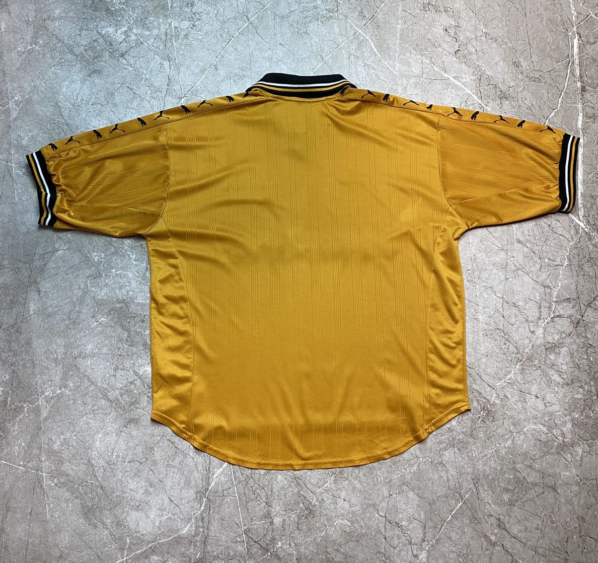 Puma × Vintage Vintage 1996 Wolverhampton Soccer Jersey Size XL Size US XL / EU 56 / 4 - 2 Thumbnail