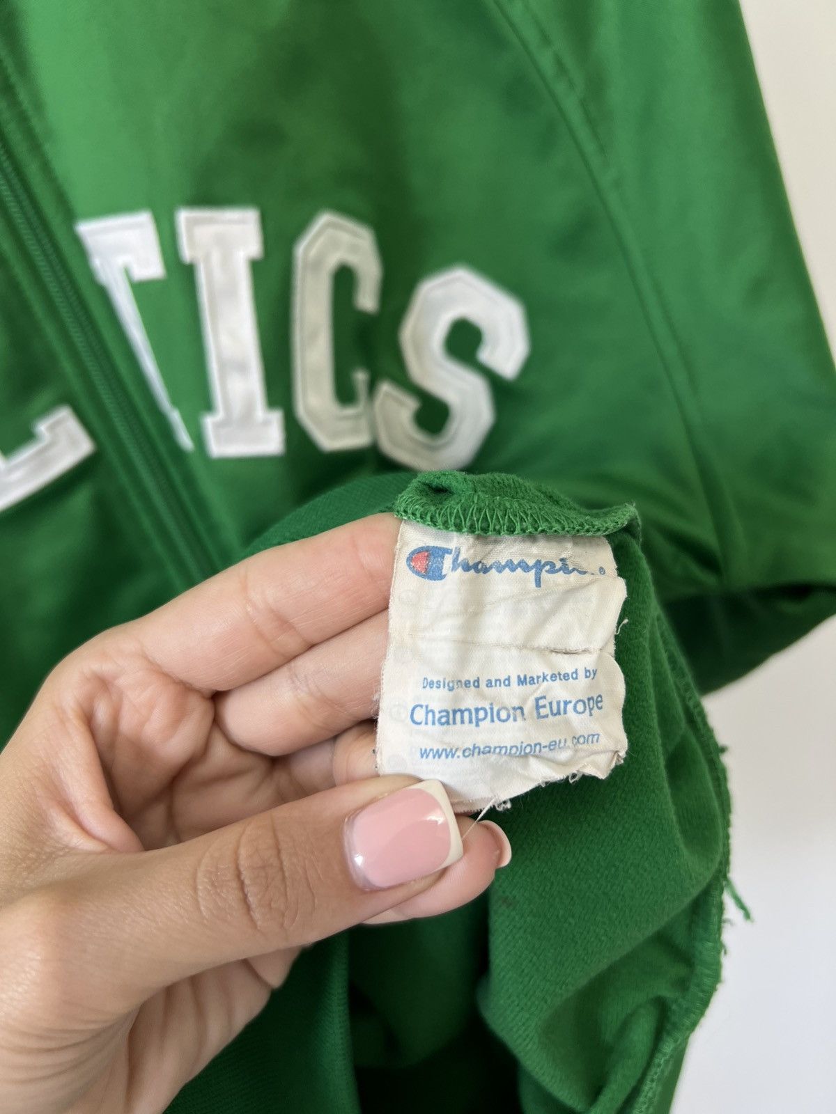 Champion Celtics Champion vintage Size US L / EU 52-54 / 3 - 11 Thumbnail