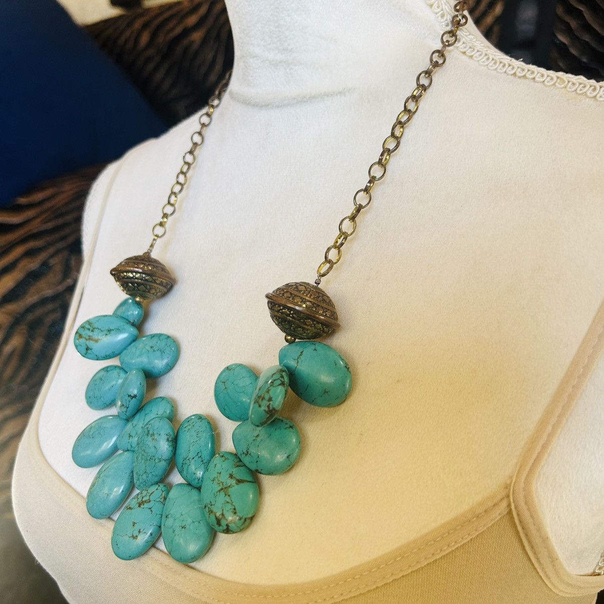 Vintage Handcrafted vintage raindrop howlite brass chain necklace Size ONE SIZE - 3 Thumbnail